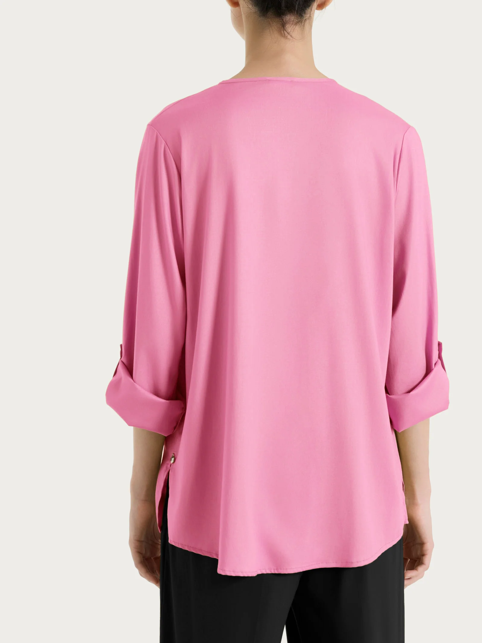 Blusa a serafino con manica risvoltabile in Voile Stretch - Cashmere Rose - Image 2