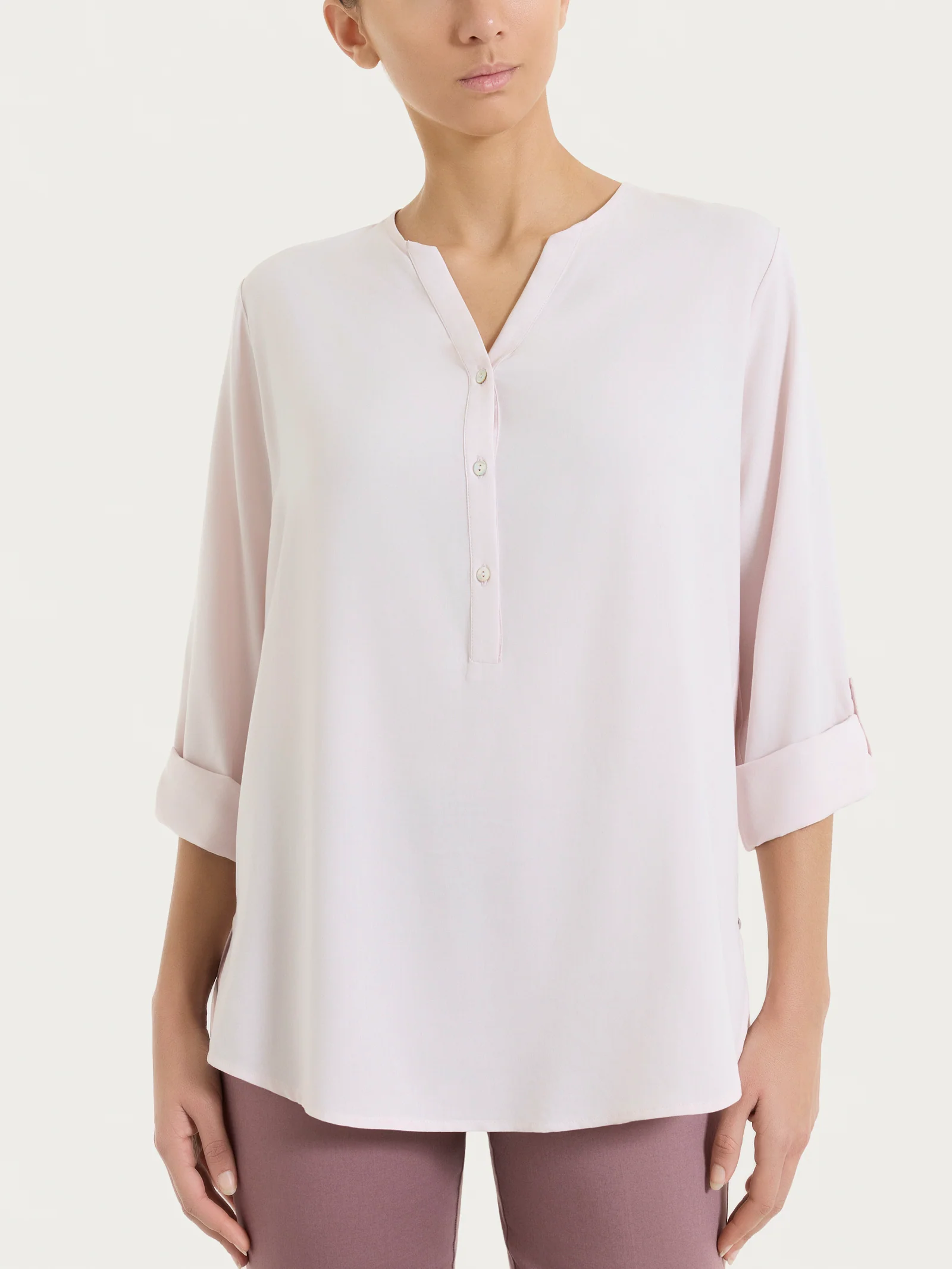 Blusa a serafino con manica risvoltabile in Voile Stretch - Hushed Violet