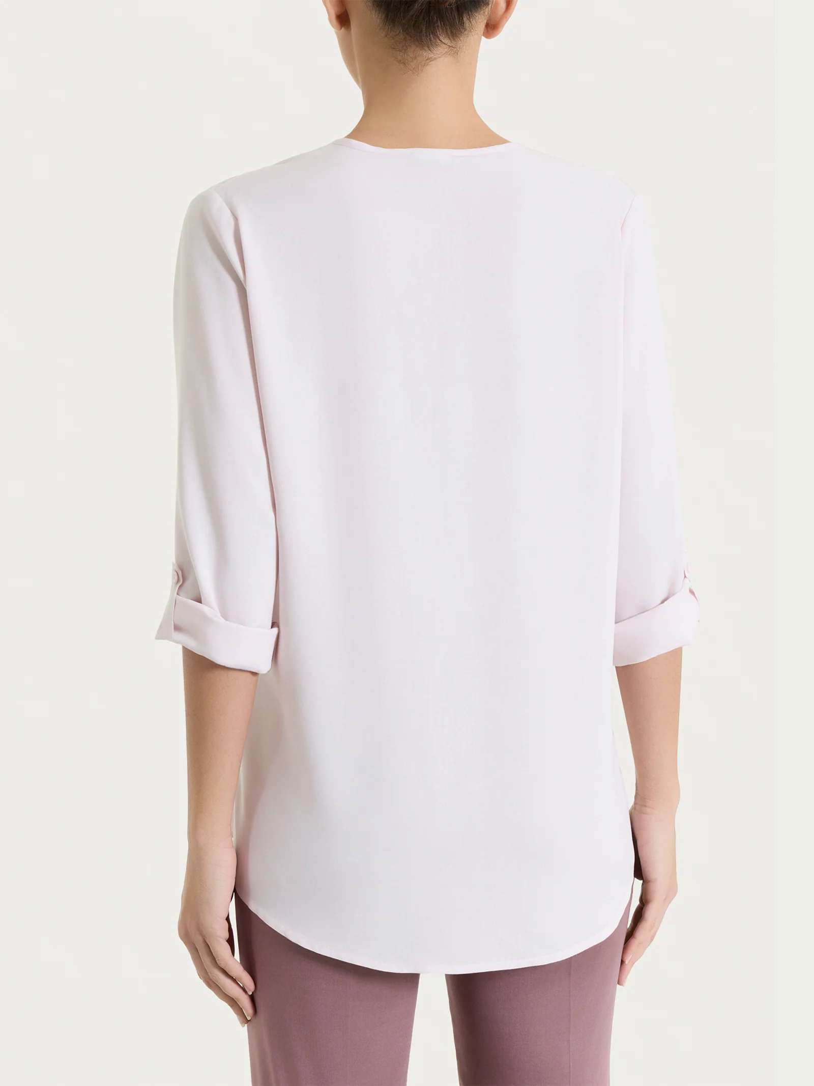 Blusa a serafino con manica risvoltabile in Voile Stretch - Hushed Violet - Image 5
