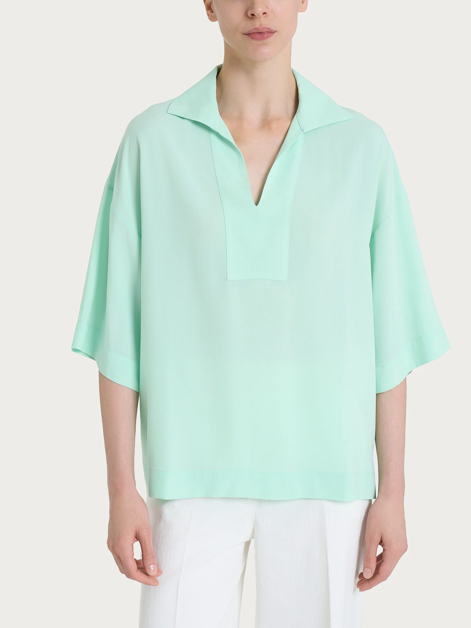 Blusa con colletto polo in EcoSeta - Bird's Egg Green