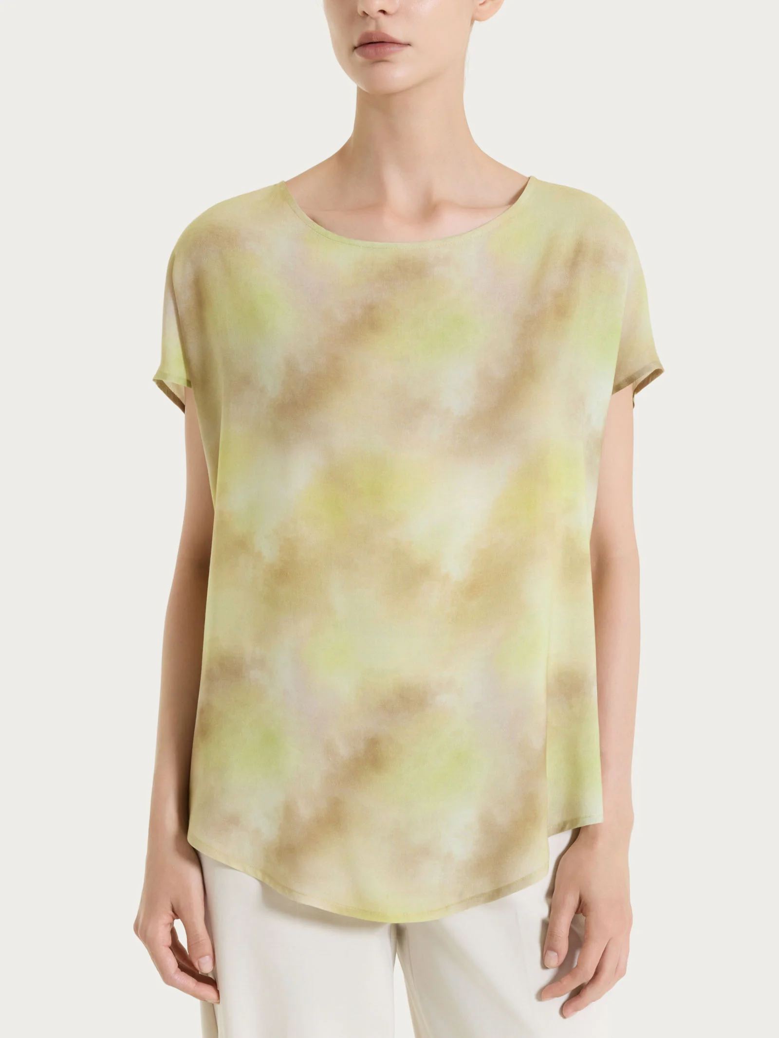 Blusa con manica corta e fantasia in EcoSeta - Fant. Khaki