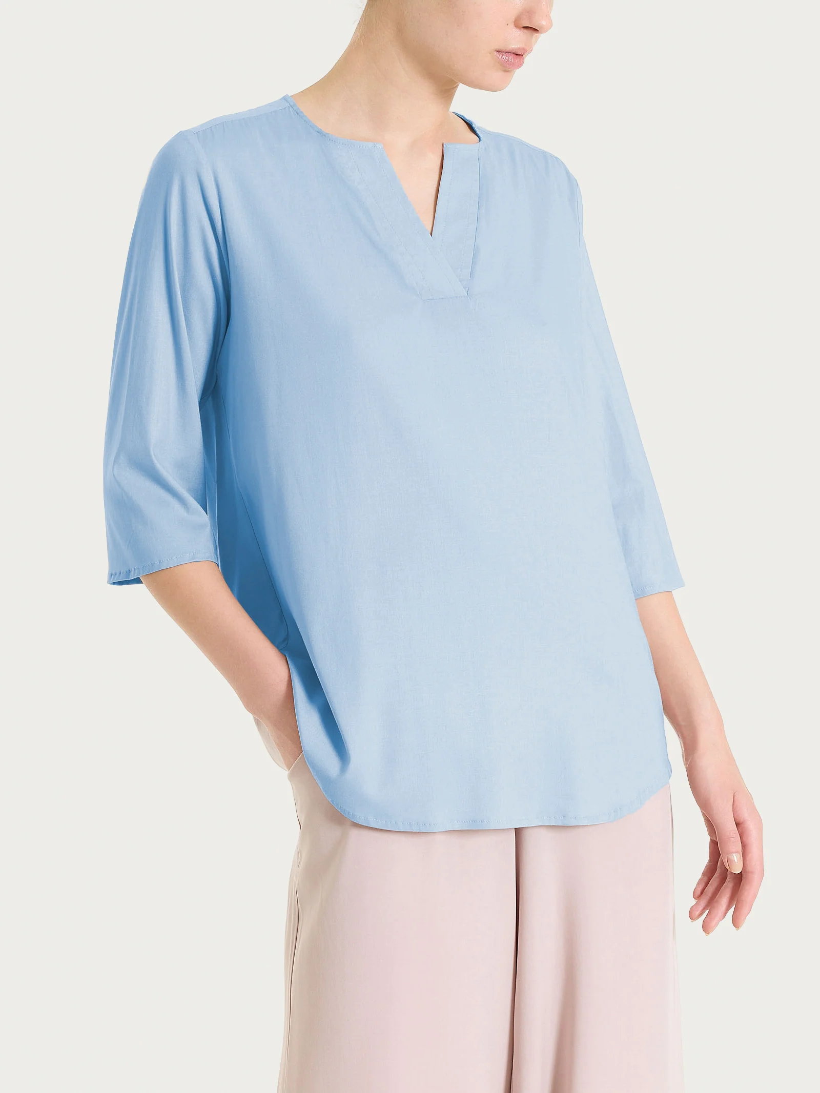 Blusa con scollo a V in Voile Stretch - Dusty Blue