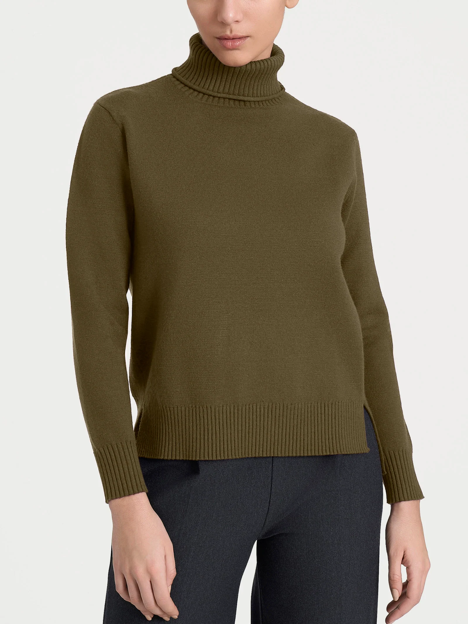 Dolcevita asimmetrico in Super Soft - Dark Olive