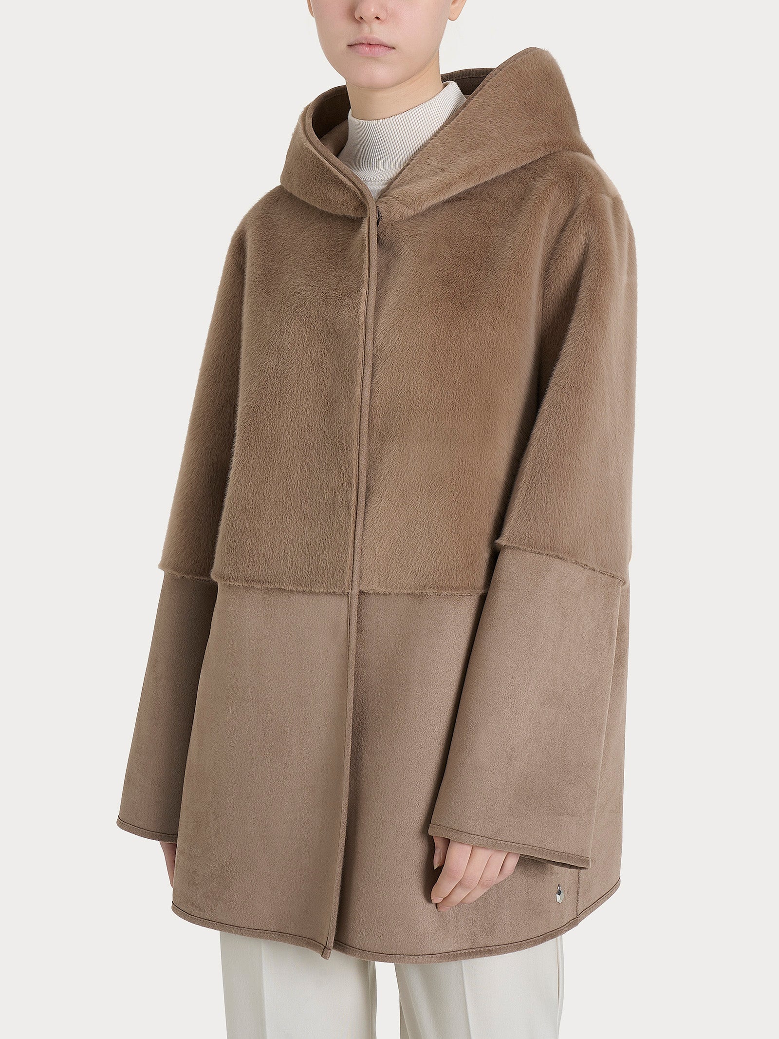Giacca con cappuccio double-face in Vegan Shearling  - Pine Bark