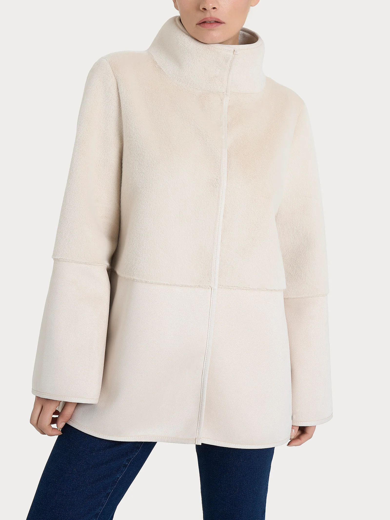 Giacca lunga con collo alto double-face in Vegan Shearling  - Champignon