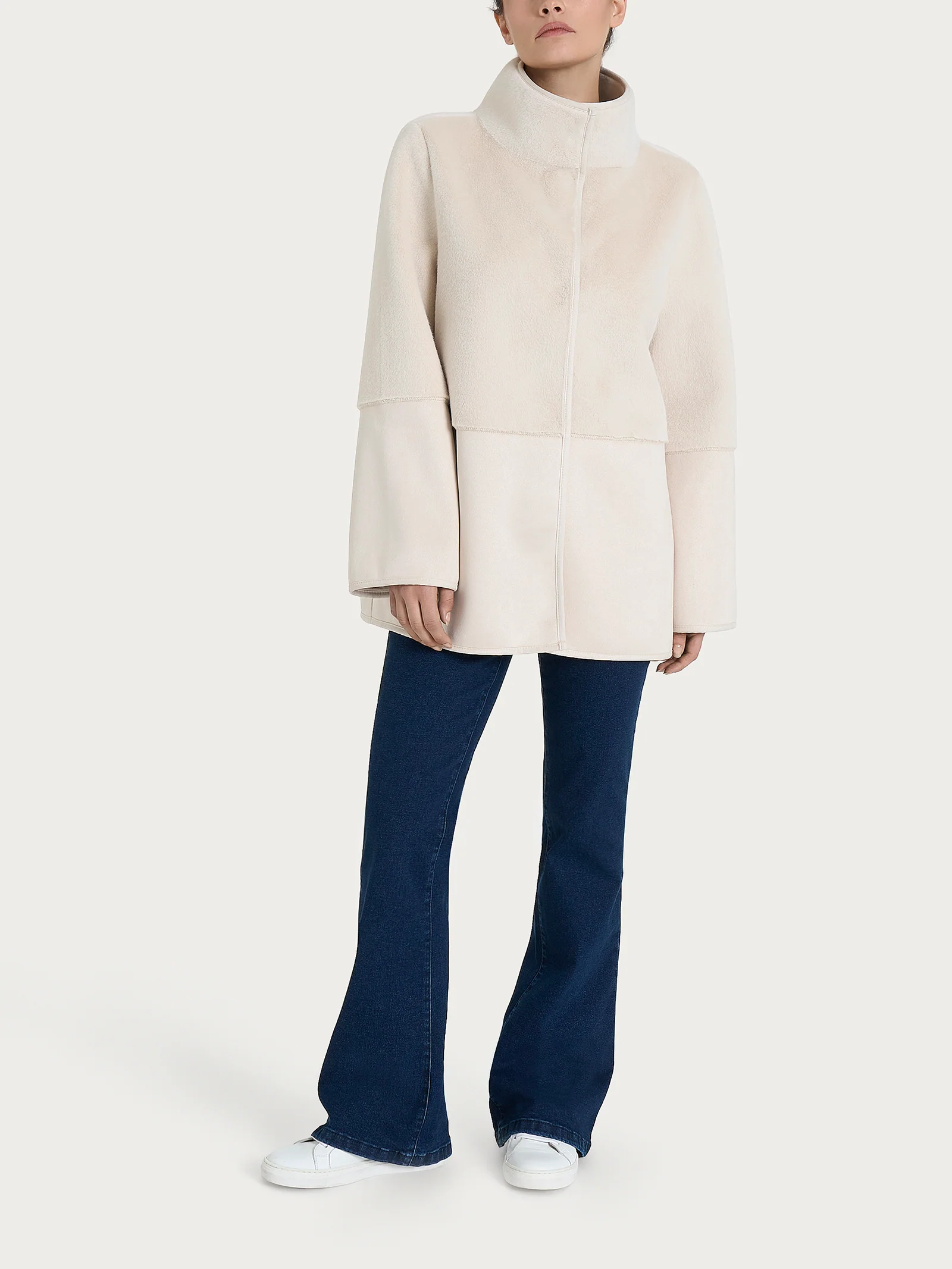 Giacca lunga con collo alto double-face in Vegan Shearling  - Champignon - Image 7