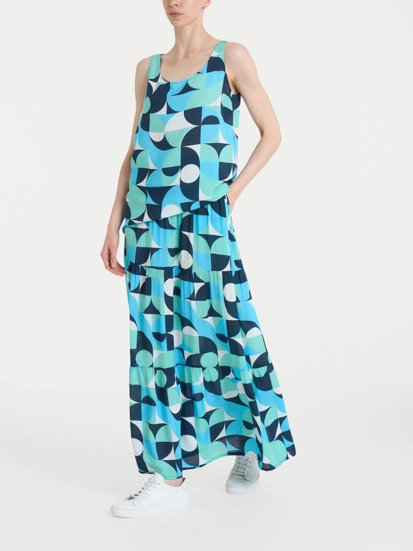 Gonna lunga con geometric pattern in Ecoseta - Fant. Pool Blue - Image 4