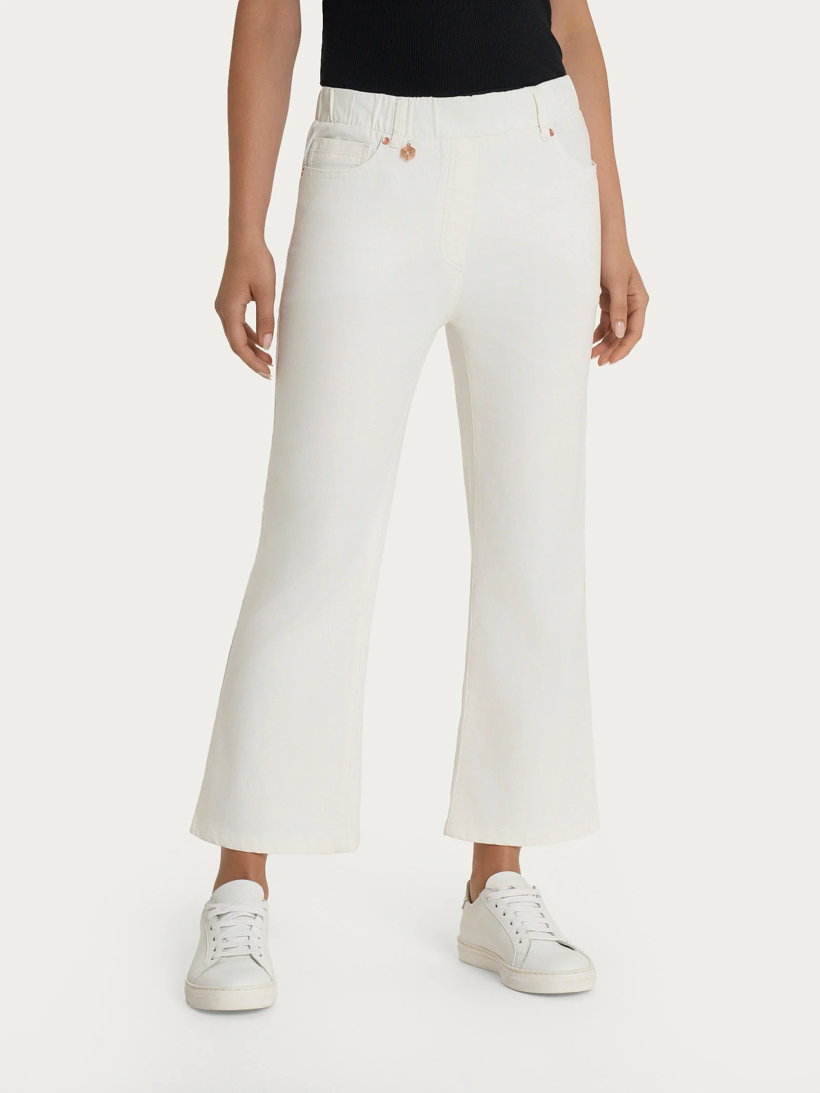 Jeans flare alla caviglia con tasche in Light Denim - Bianco