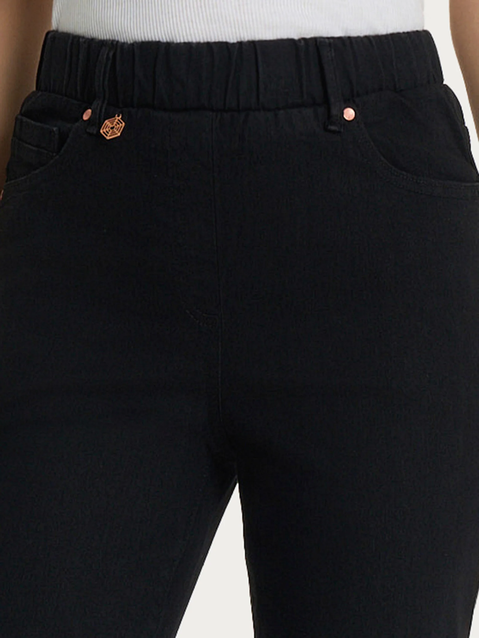 Jeans Flare in 4 Seasons Denim  - Nero - Image 3