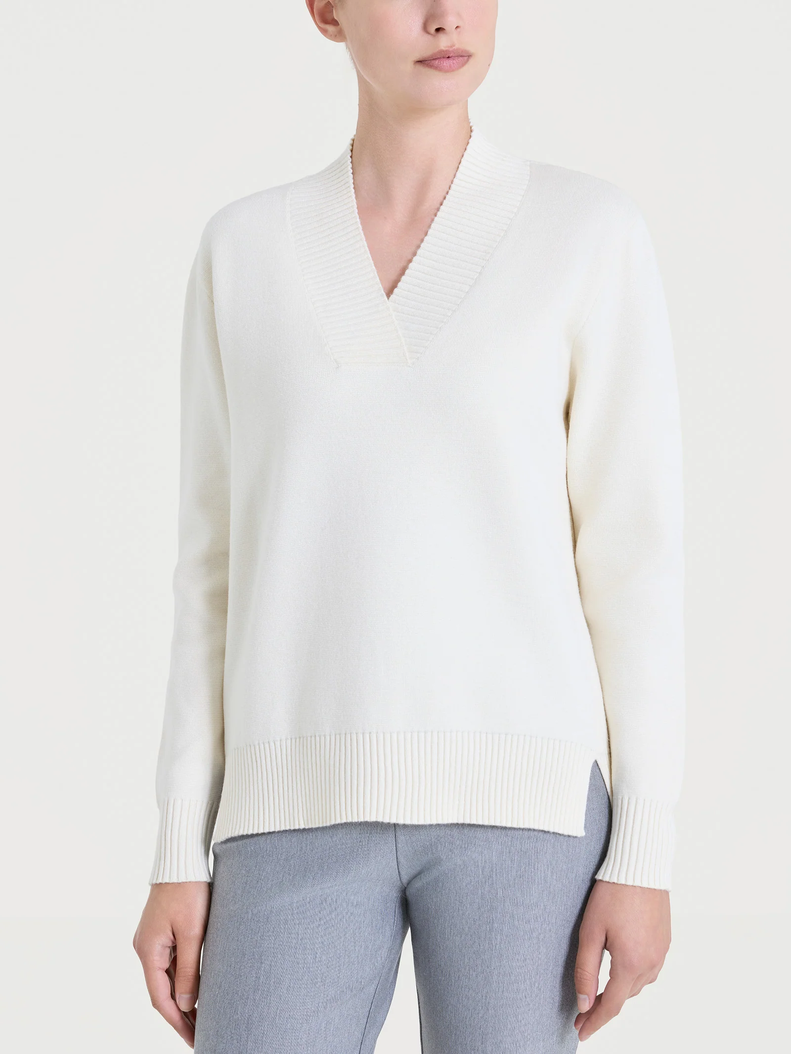 Maglia asimmetrica con scollo a V in Super Soft - Avorio