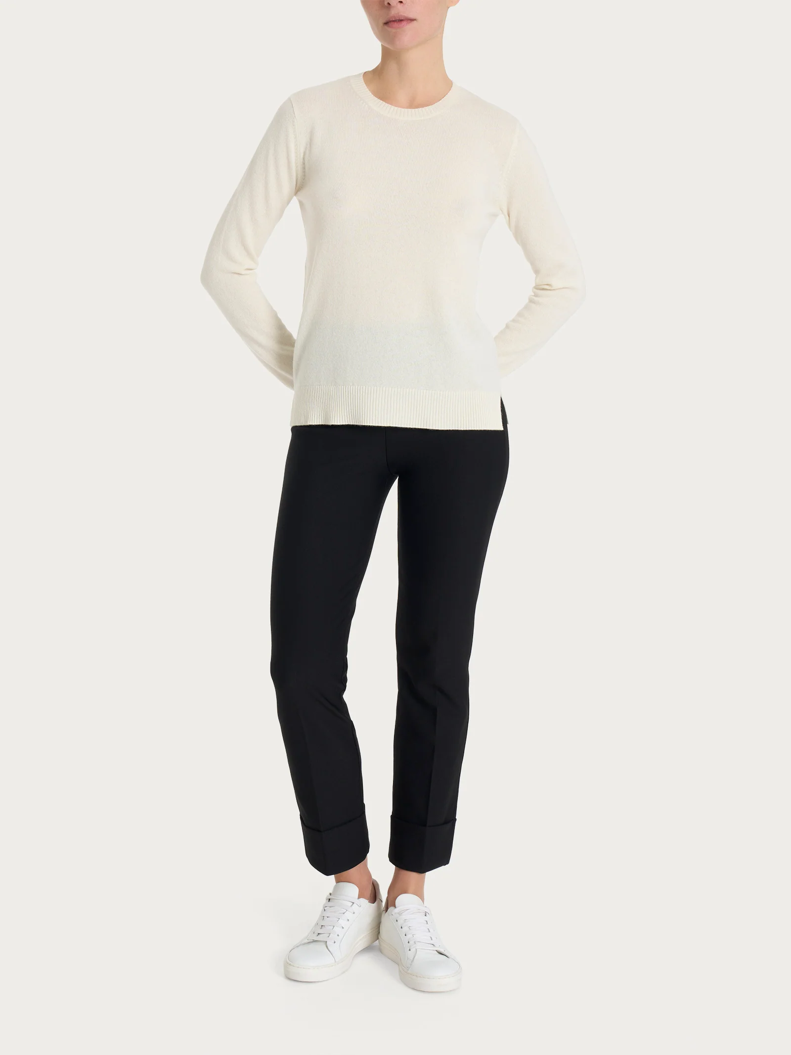 Maglia girocollo in cashmerino - Outer Space - Image 3