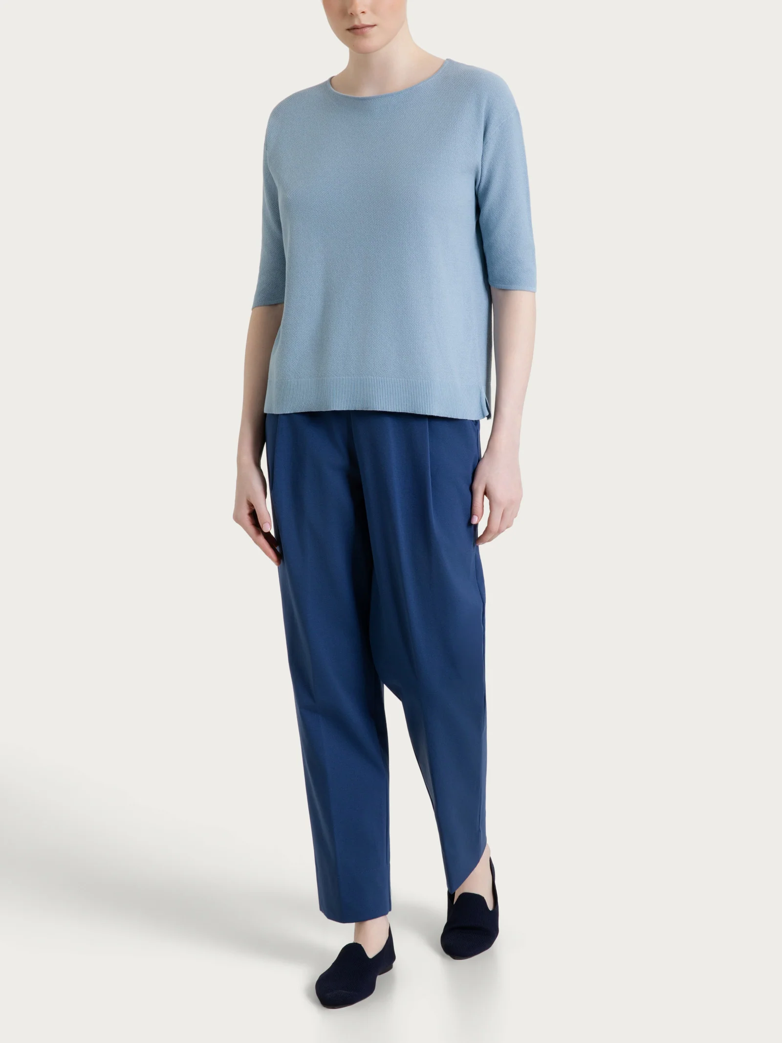 Maglia girocollo in punto piquet di puro cotone - Dusty Blue - Image 5