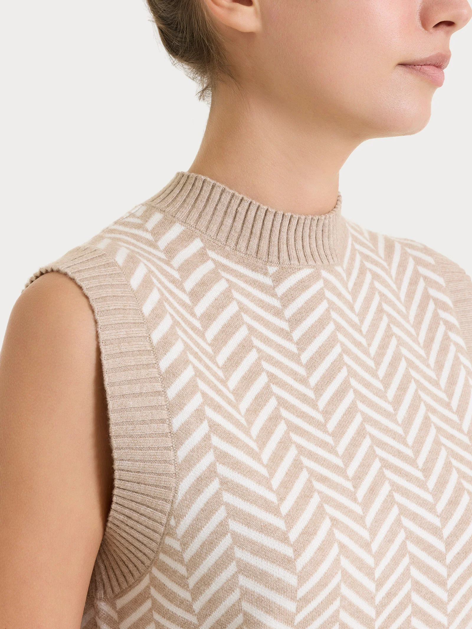 Maglia smanicata con fantasia spigata in Super Soft - Fant.Cammello Mel. - Image 3