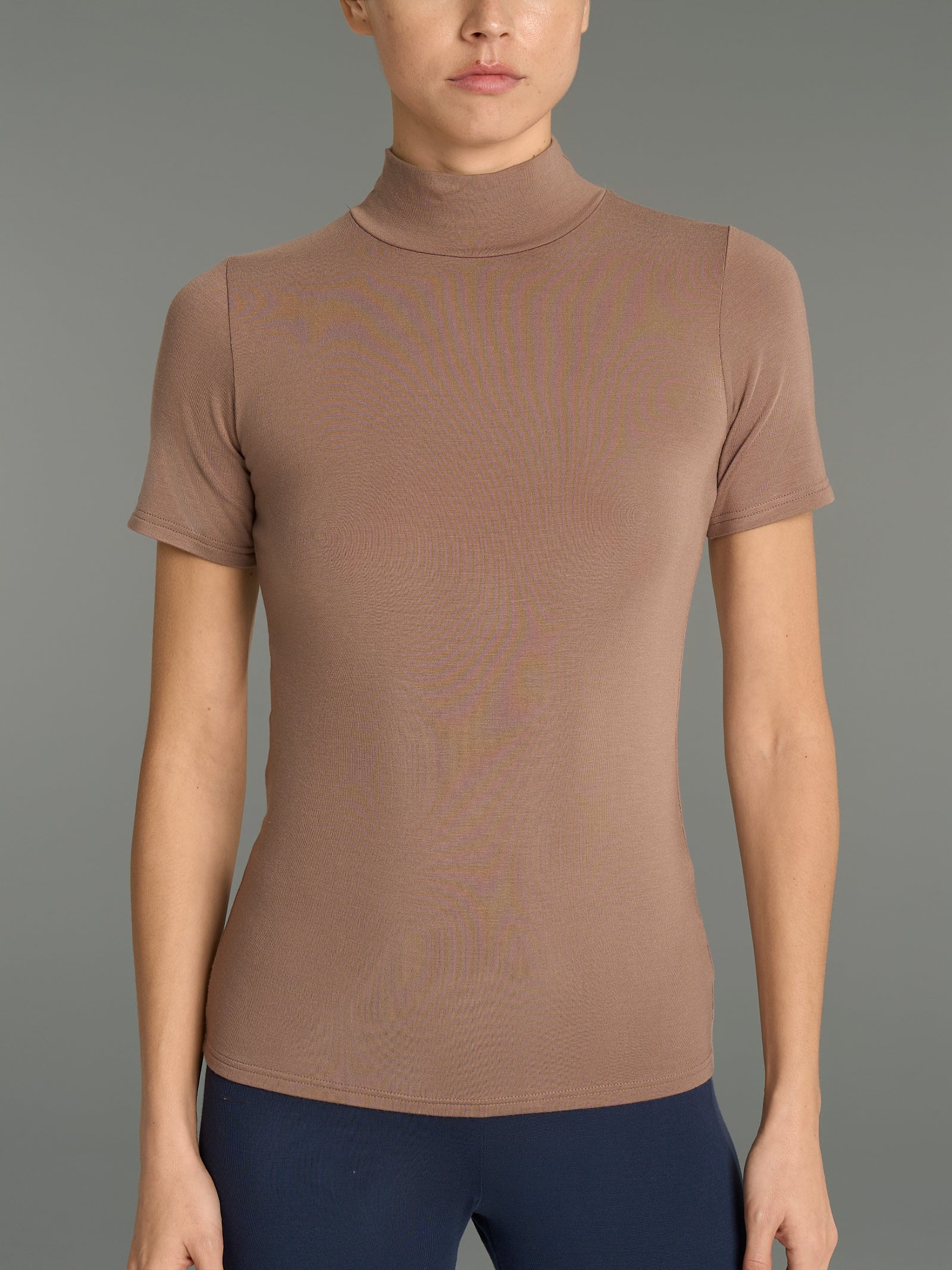 Maglietta collo alto in Eco Viscosa - Pine Bark