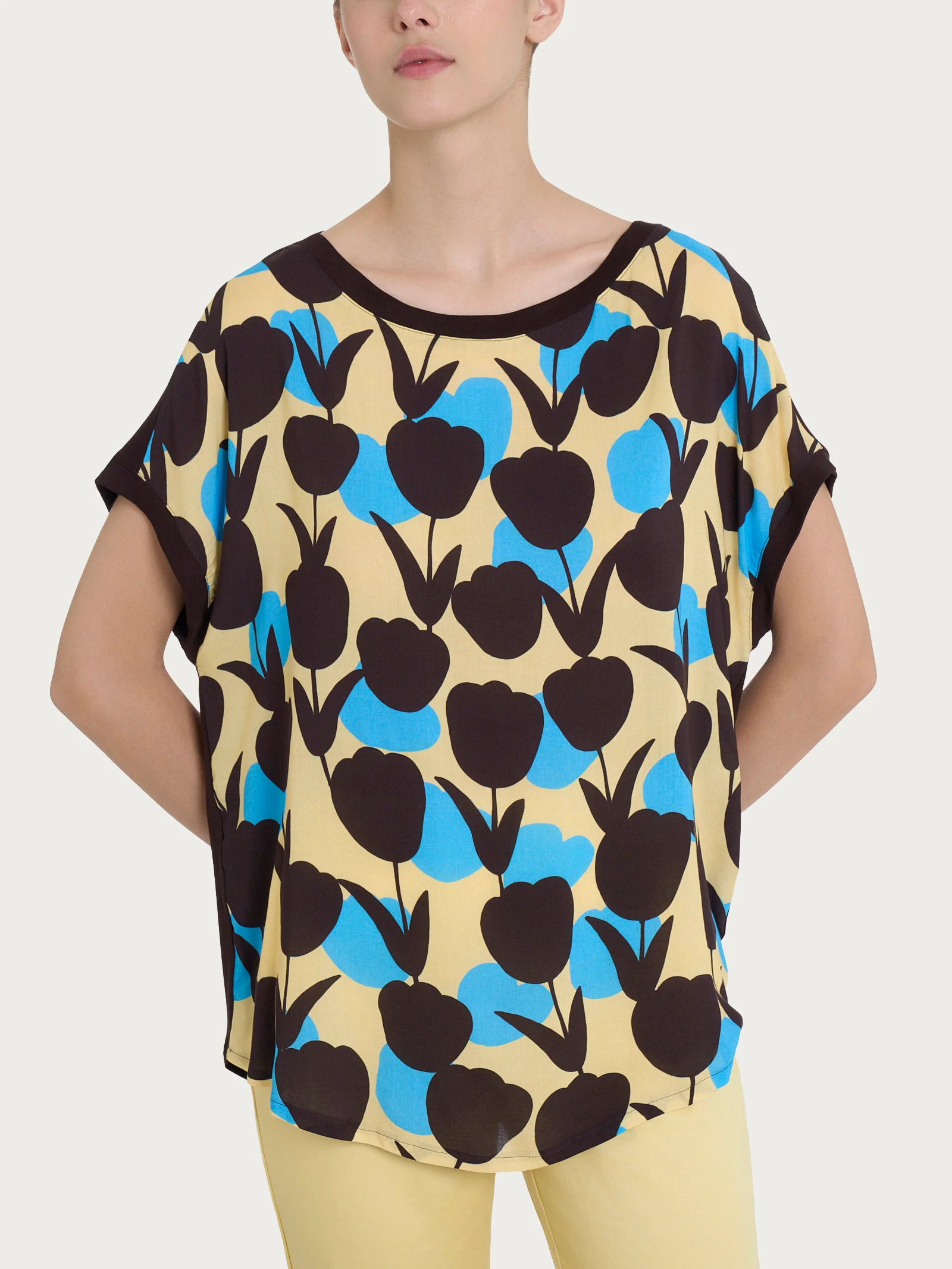 Maglietta con macro tulips pattern in Misto Viscosa - Fant. Azure Blue
