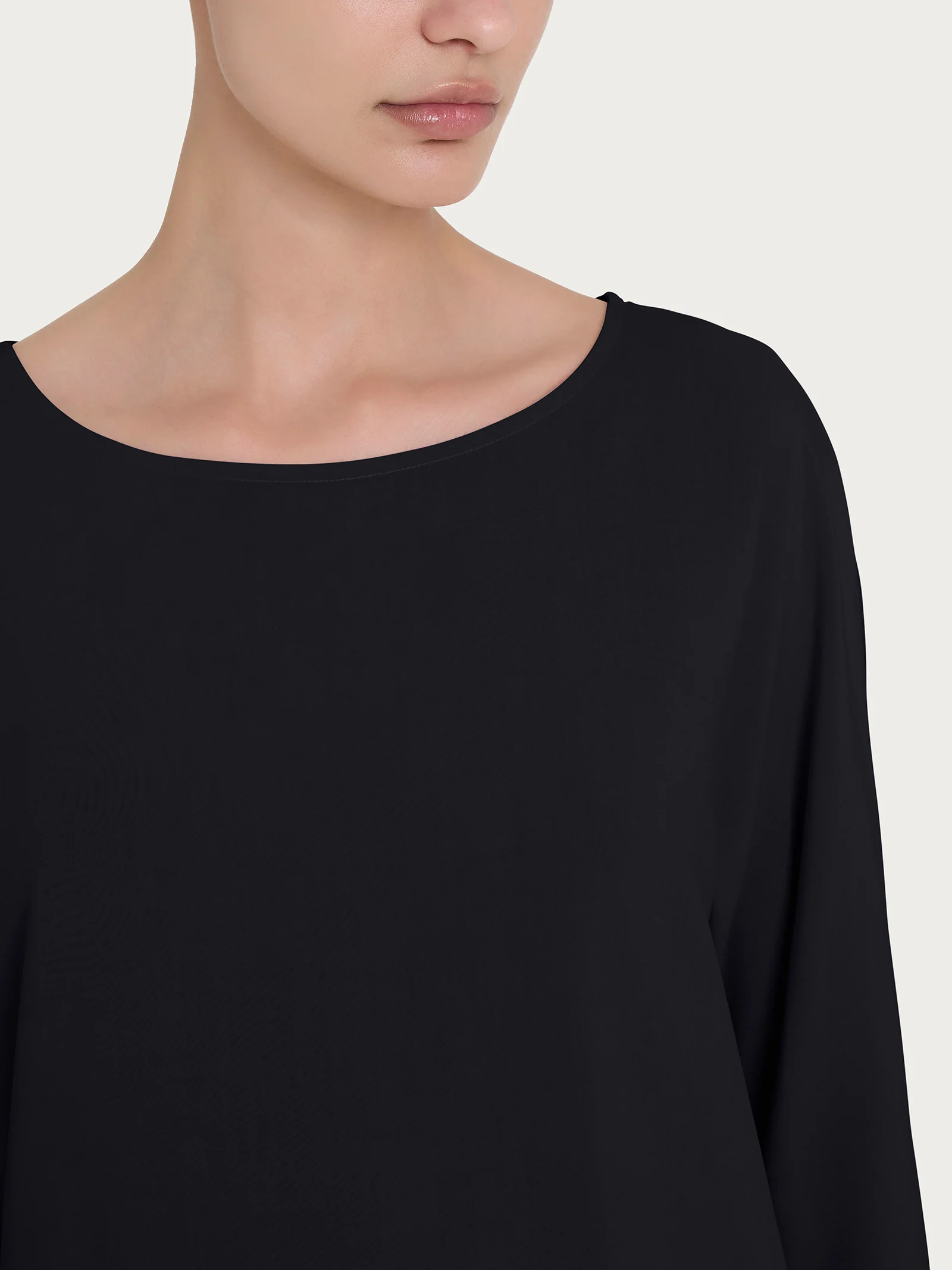 Maglietta con manica 3/4 kimono in Misto Viscosa - Nero - Image 4