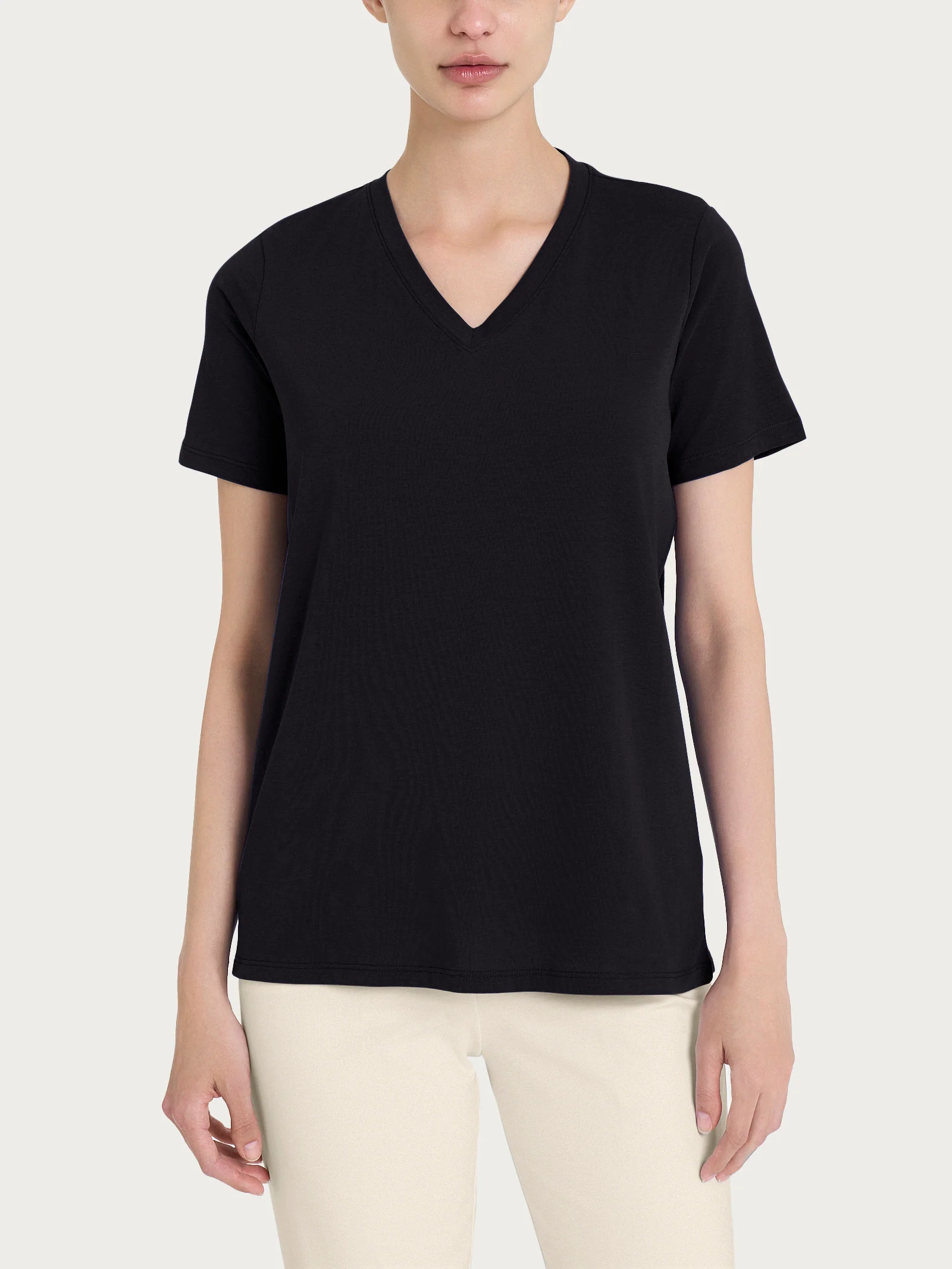 Maglietta con Scollo a V in Ultralight - Nero