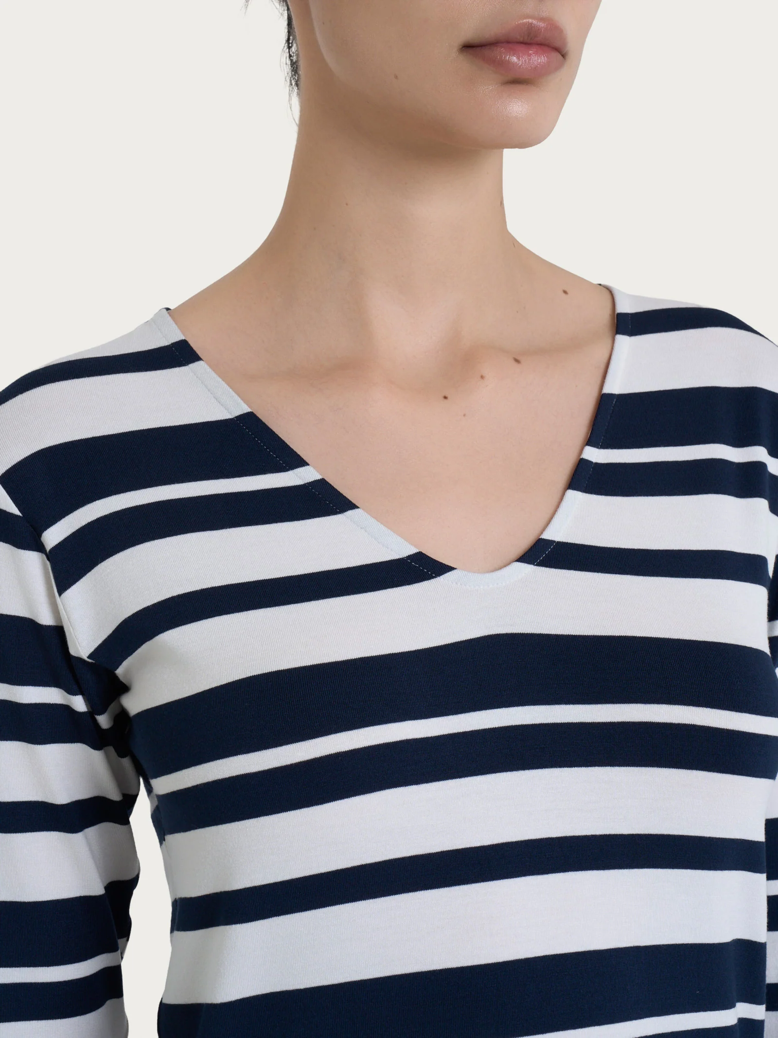 Maglietta con stripes e scollo a V in Viscosa Summer - Fant. Bleu Riga Alternata - Image 3