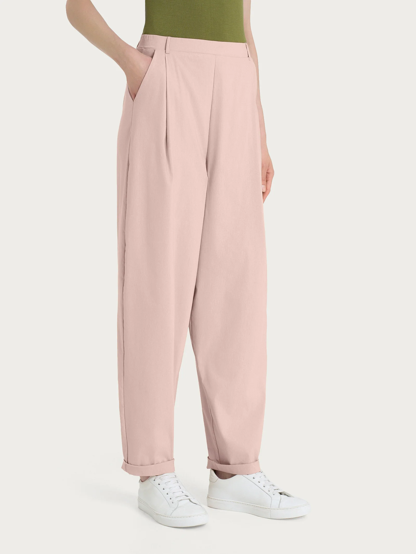 Pantalone a carota con tasche e pinces in Super Fresh - Cameo Rose