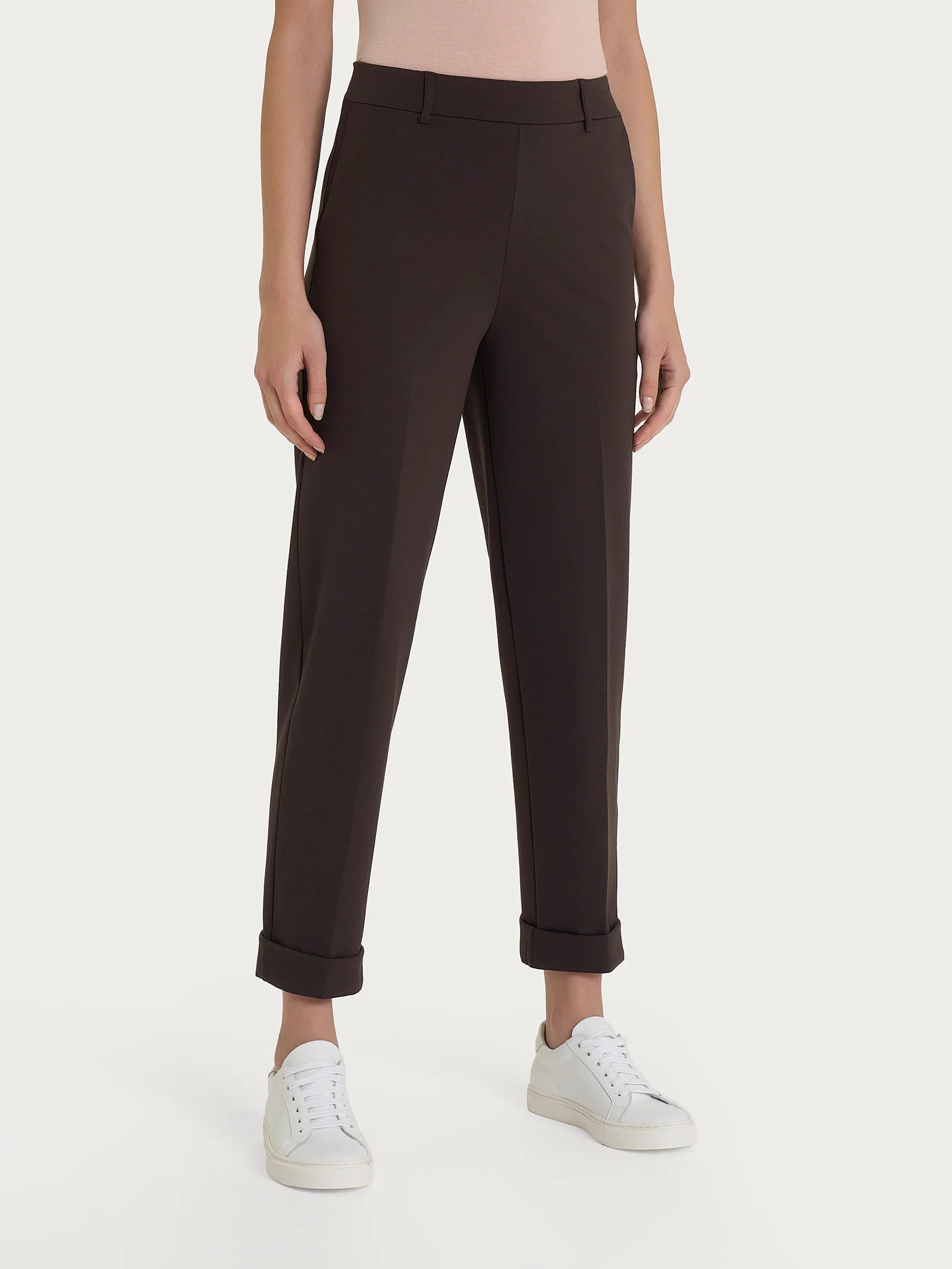 Pantalone a carota con tasche in Compact Light  - Chocolate Torte