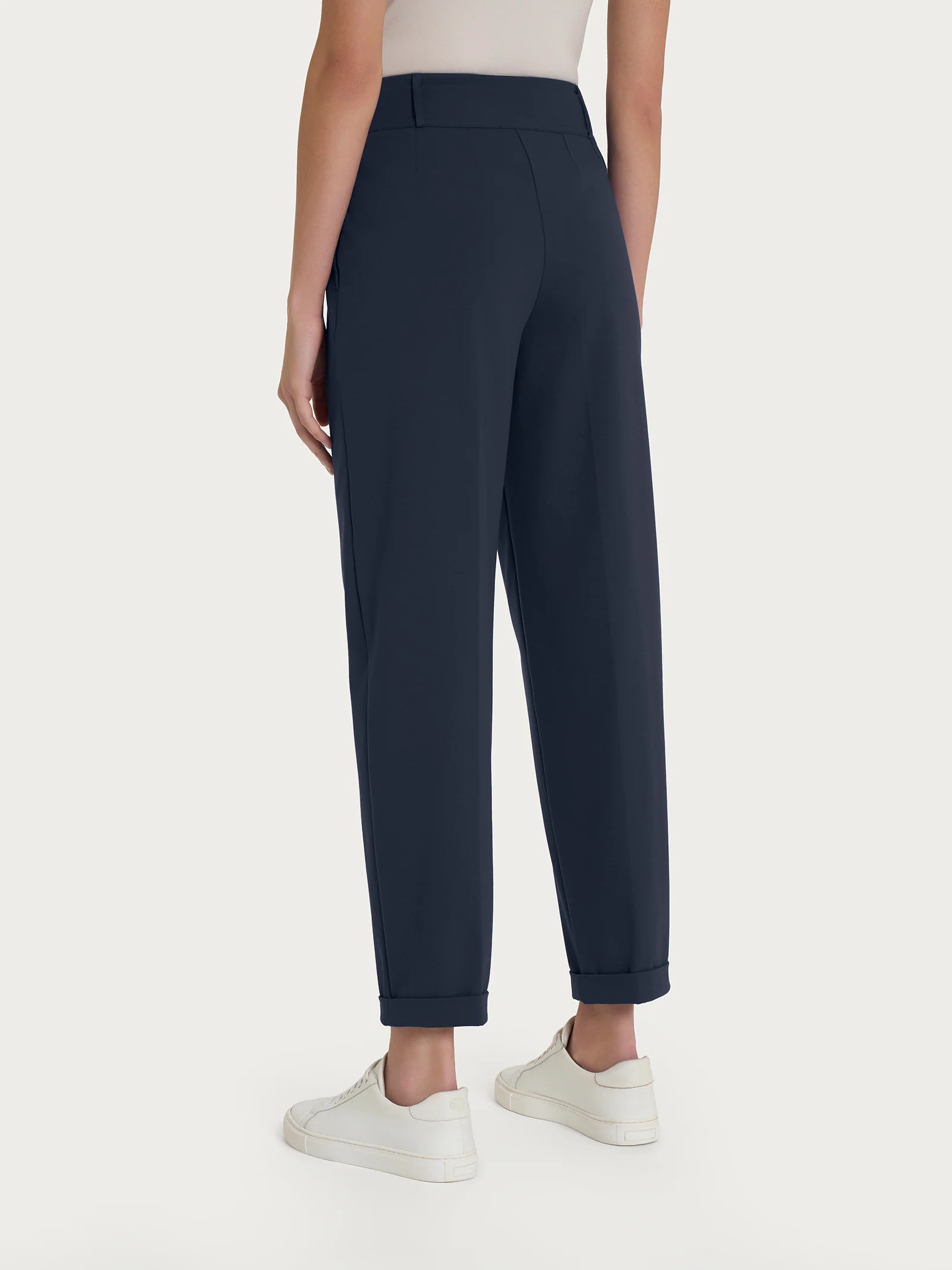 Pantalone a carota con tasche in Compact Light  - Bleu - Image 2