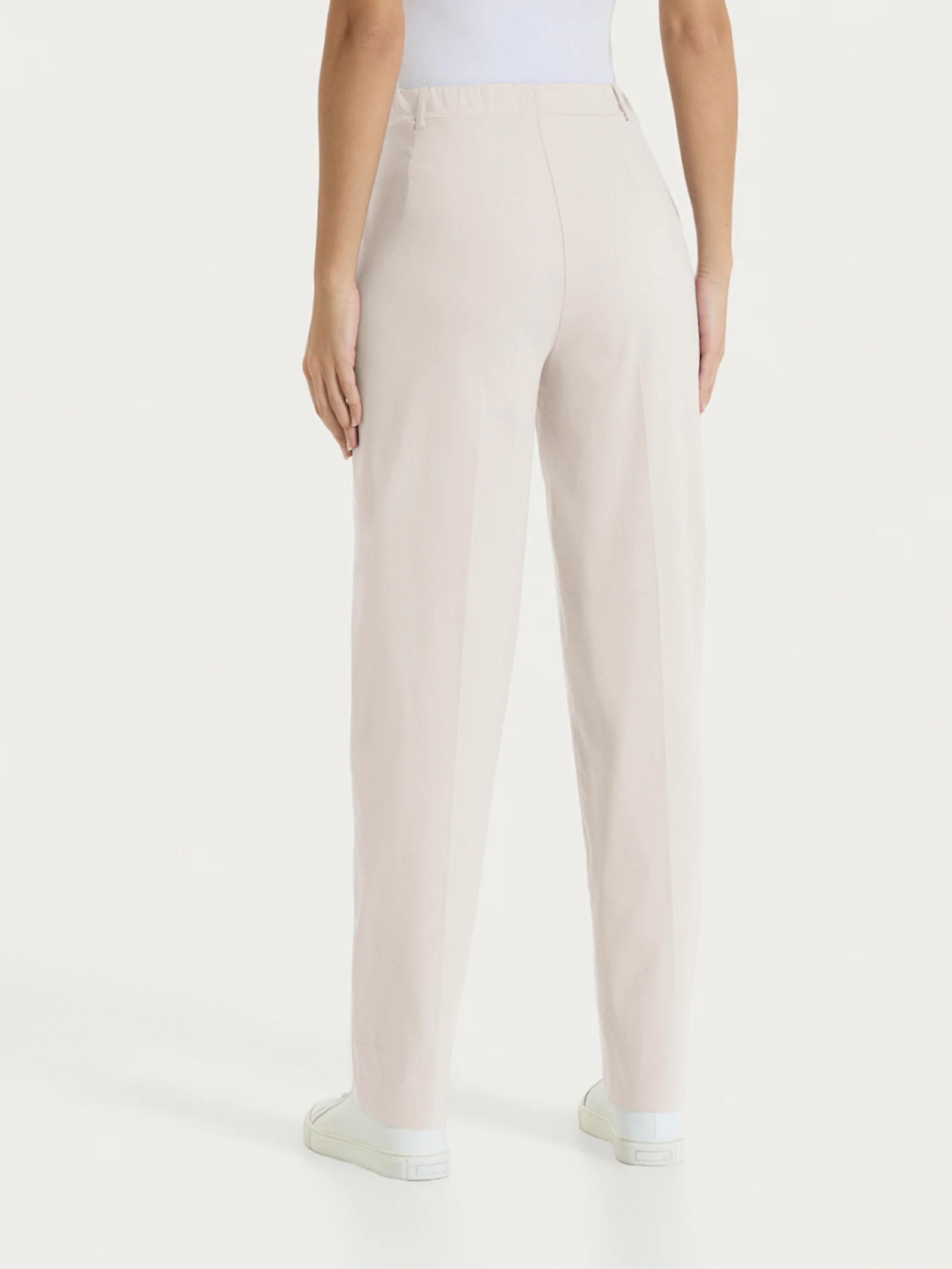 Pantalone a carota con tasche in Super Fresh - Almond Peach - Image 6