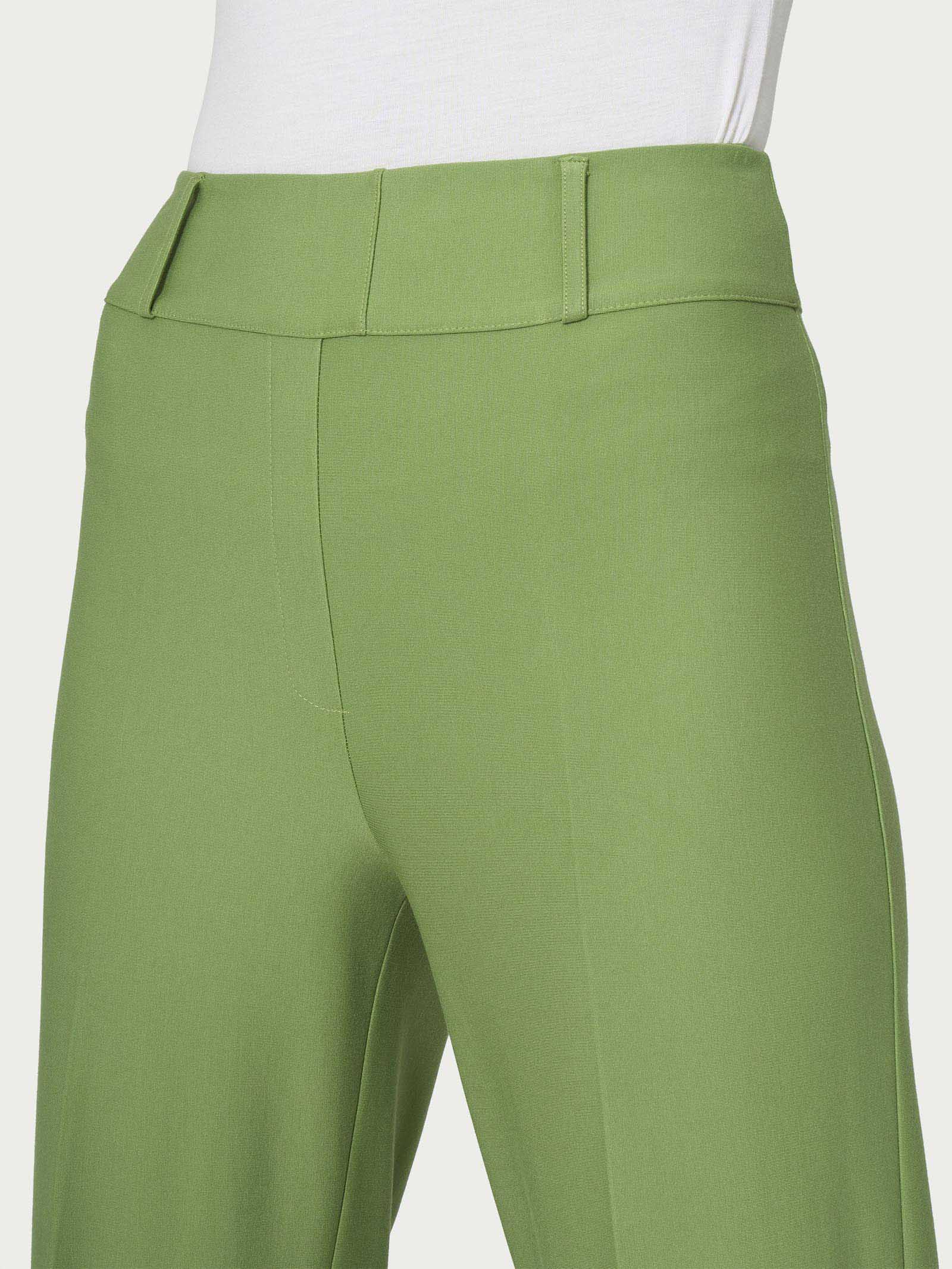 Pantalone a carota in Compact - Piquant Green - Image 3