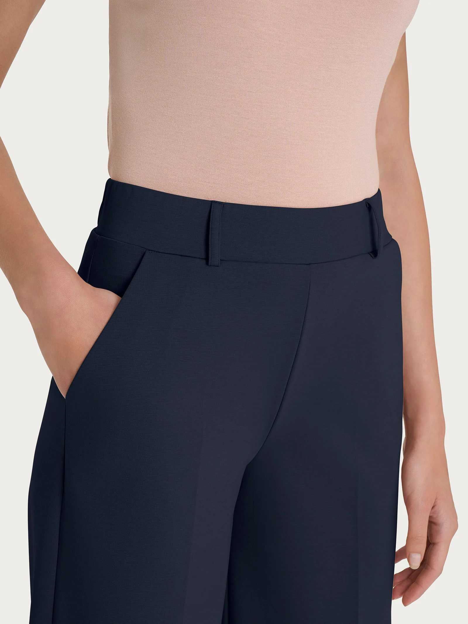 Pantalone a palazzo con tasche in Compact Light - Bleu - Image 3