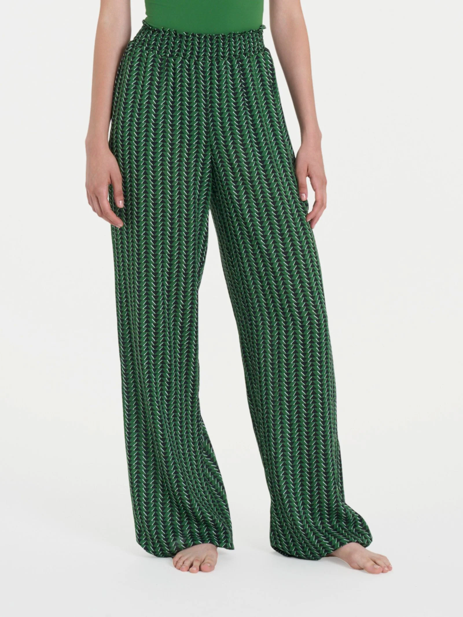 Pantalone ampio con arricciatura in fantasia in Ecoseta - Fant. Artichoke Green