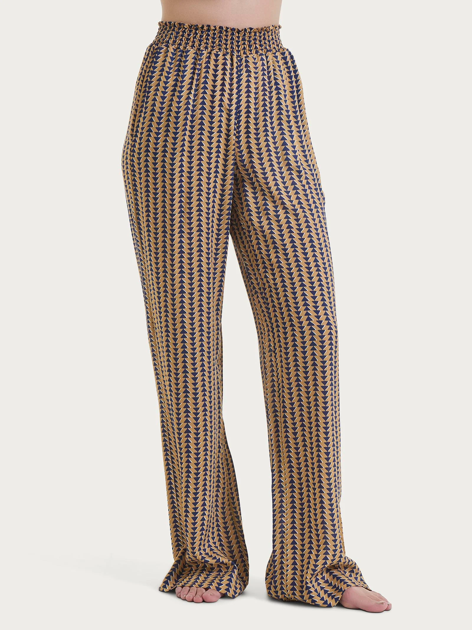 Pantalone ampio con arricciatura in fantasia in Ecoseta - Fant. Indian Tan