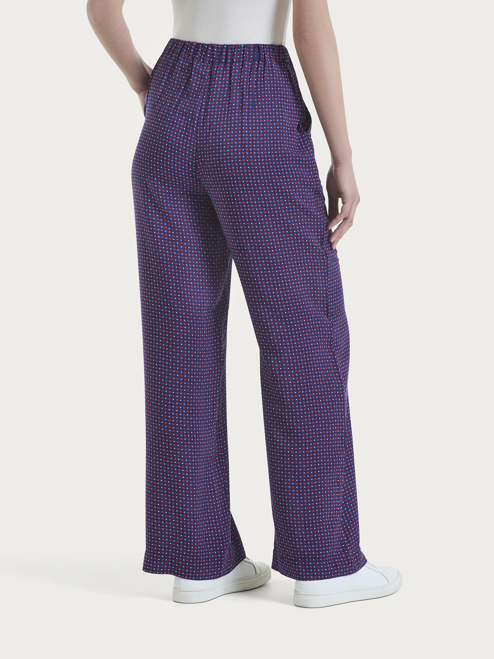 Pantalone ampio con tasche e micro pattern in Ecoseta - Fant. Salsa - Image 2
