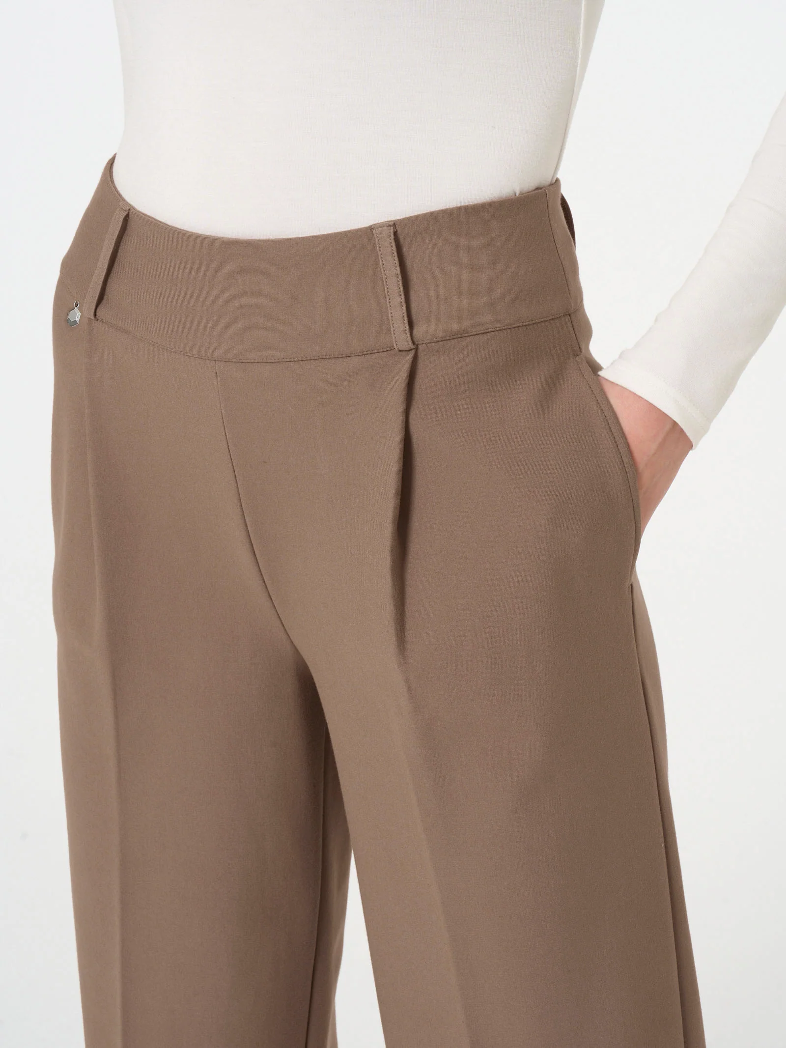 Pantalone ampio con tasche e pinces in Compact - Pine Bark - Image 3