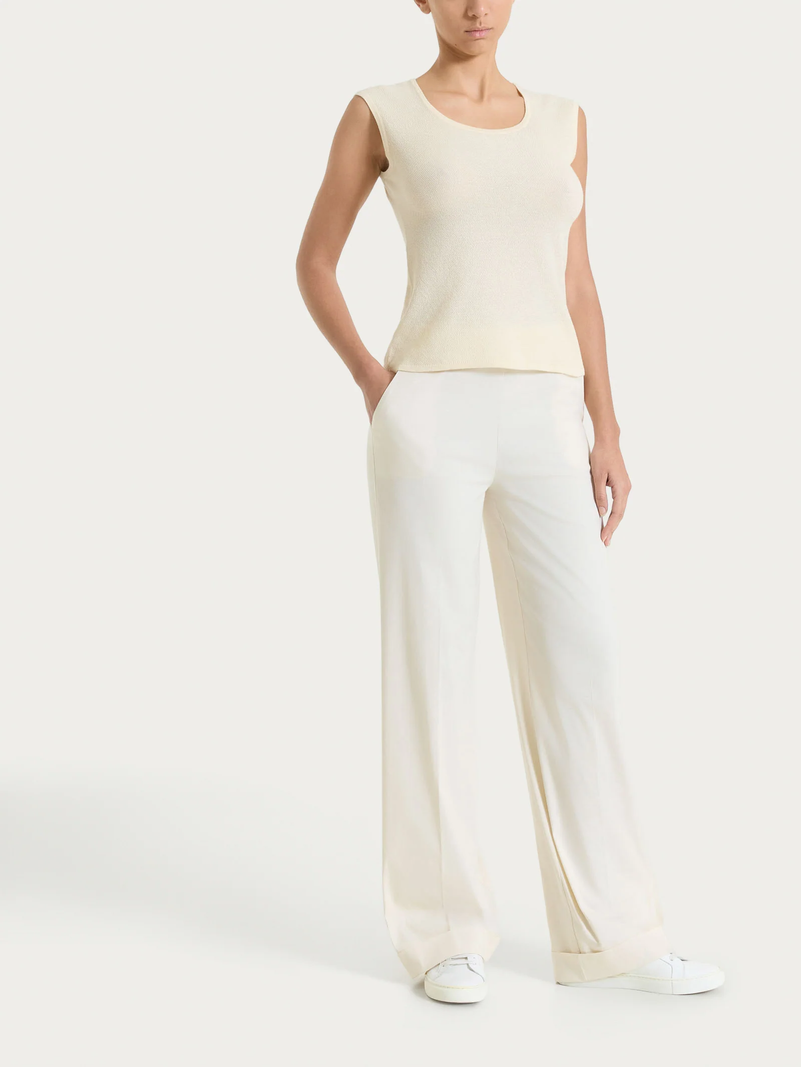 Pantalone ampio con tasche e risvolto in Super Fresh - Whitecap Gray - Image 9
