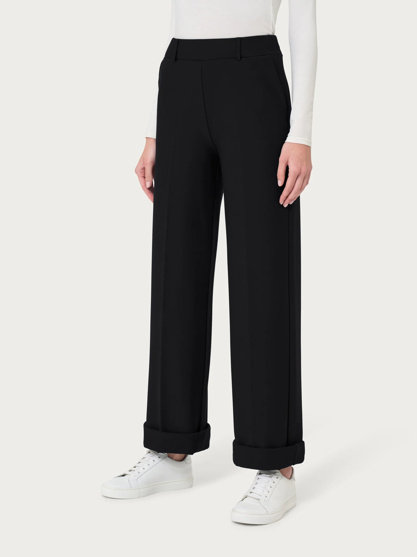 Pantalone ampio con tasche in Compact Light - Nero