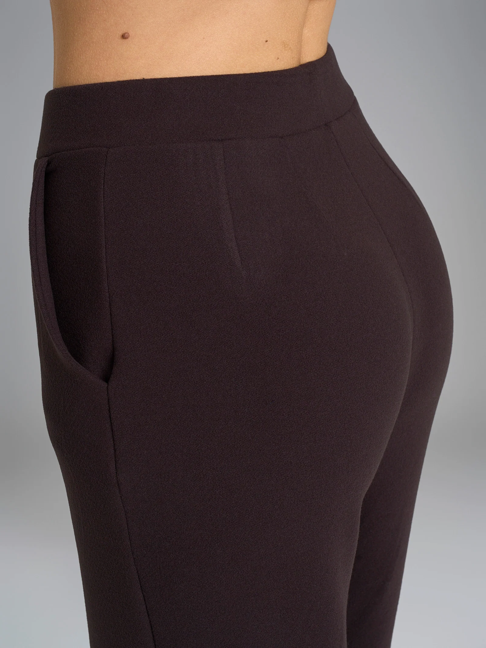 Pantalone ampio con tasche in Flannel Compact - Chocolate Torte - Image 3