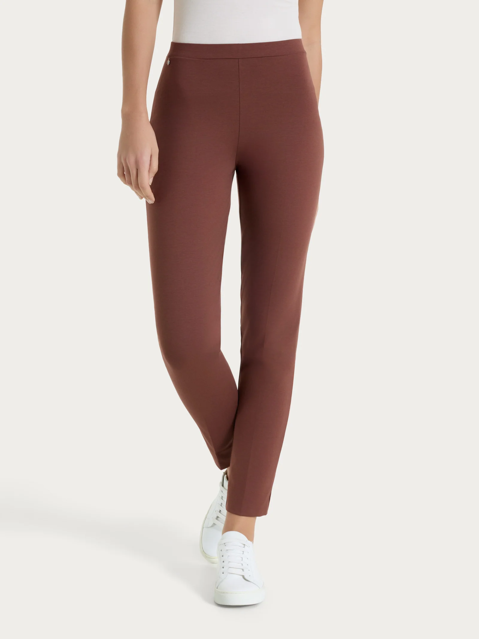 Pantalone capri con spacchetti in Compact Light - Cappuccino