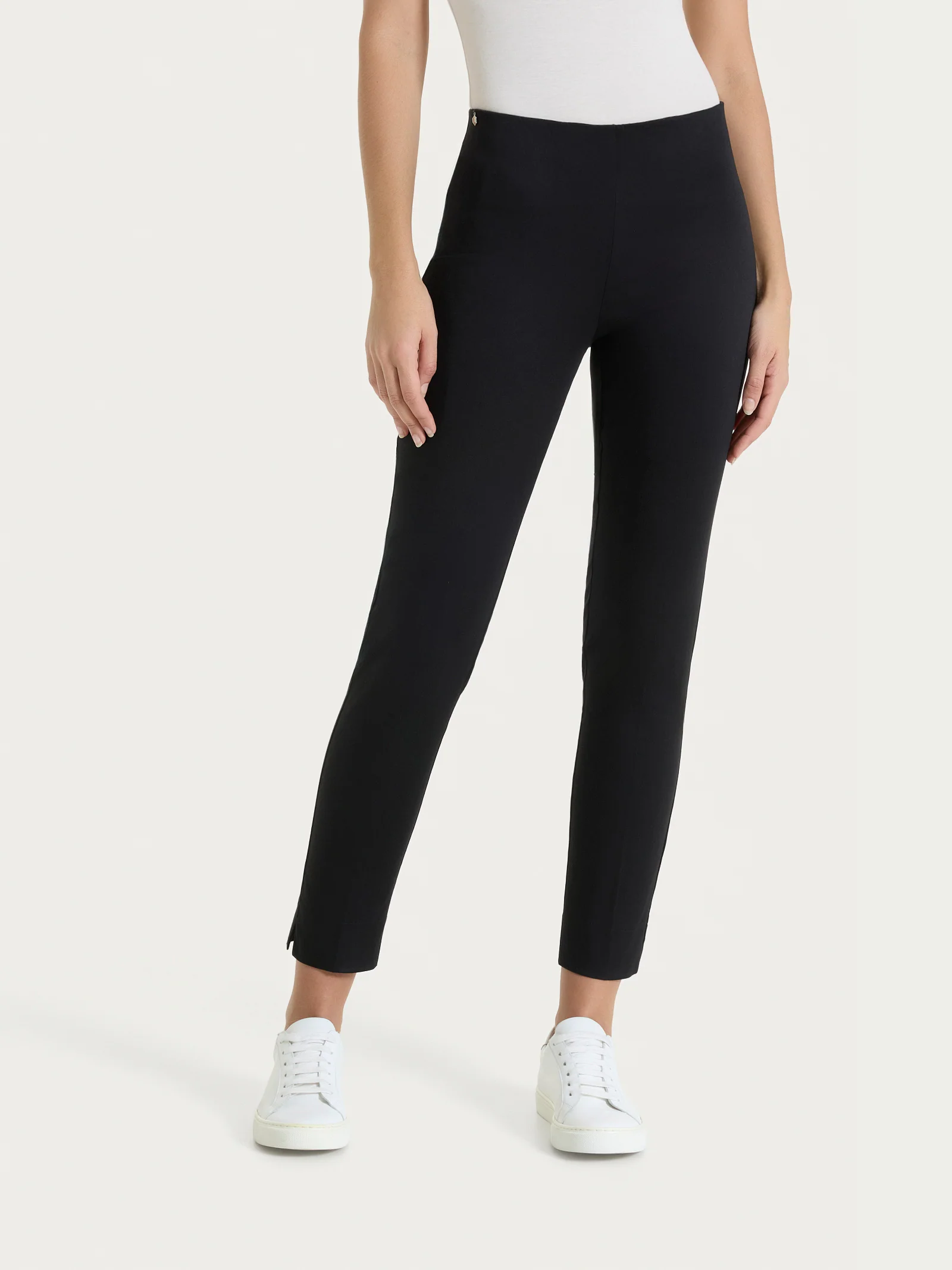 Pantalone capri con spacchetti in Satin Power - Nero