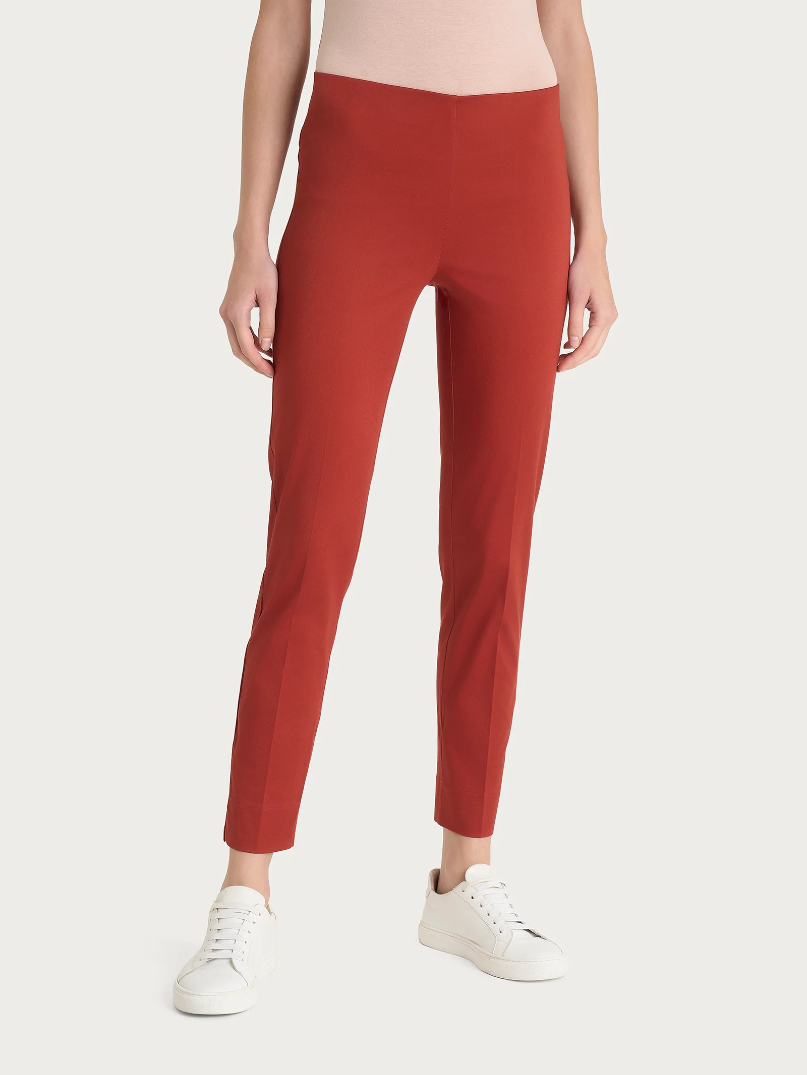Pantalone capri con spacchetti in Satin Power - Red Ochre