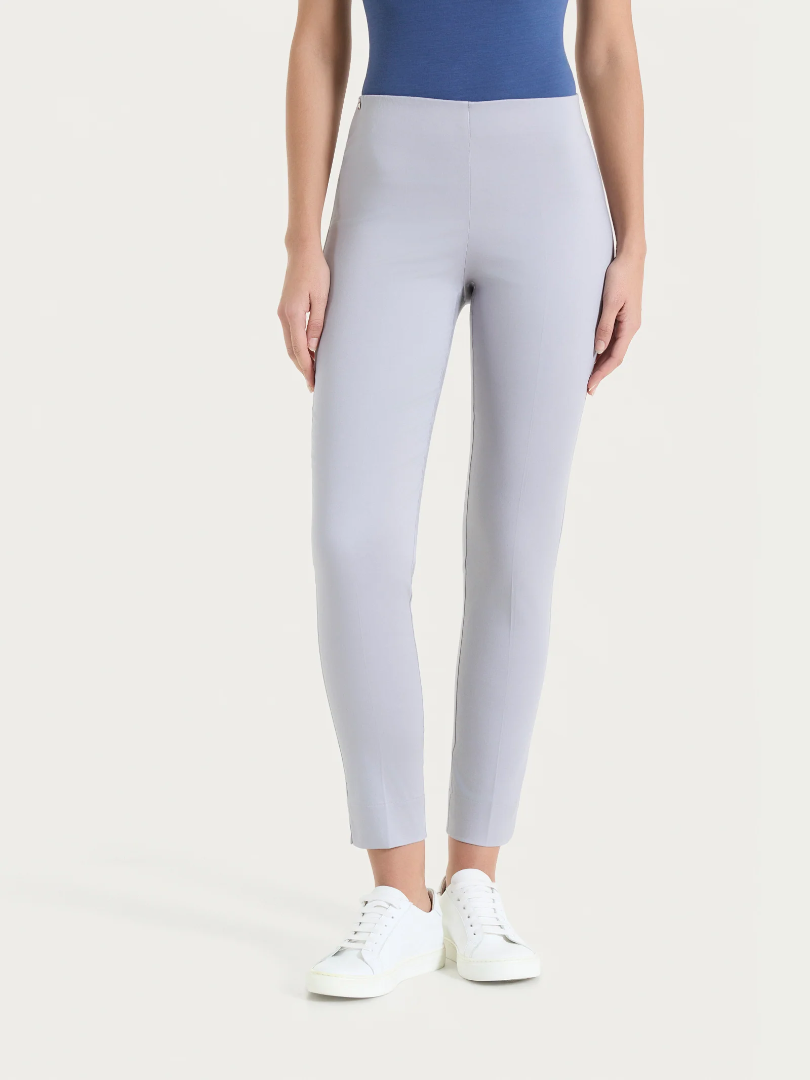 Pantalone capri con spacchetti in Satin Power - Silver Sconce