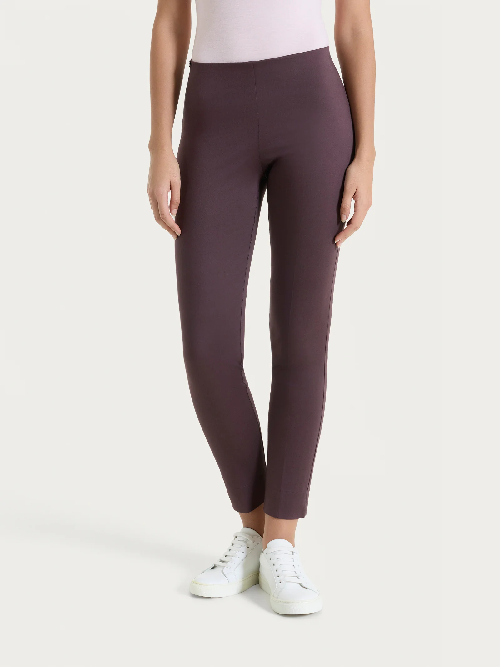 Pantalone capri con spacchetti in Satin Power - Raisin