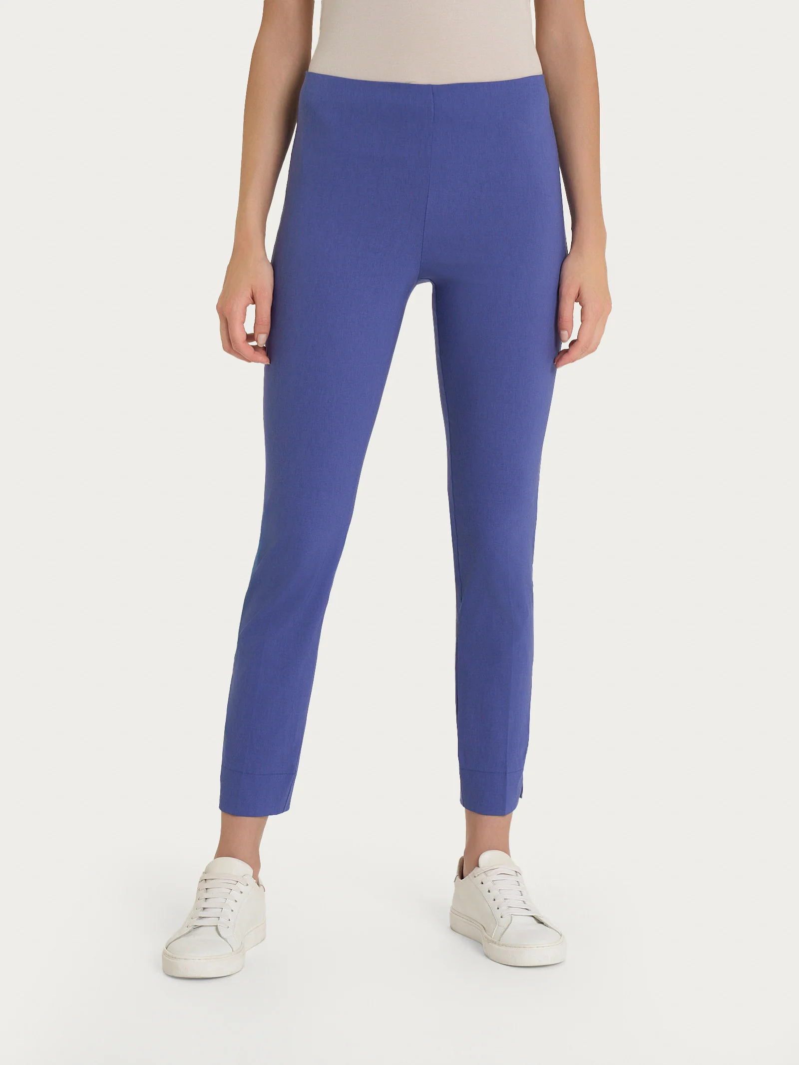 Pantalone capri con spacchetti in Super Fresh - Skipper Blue