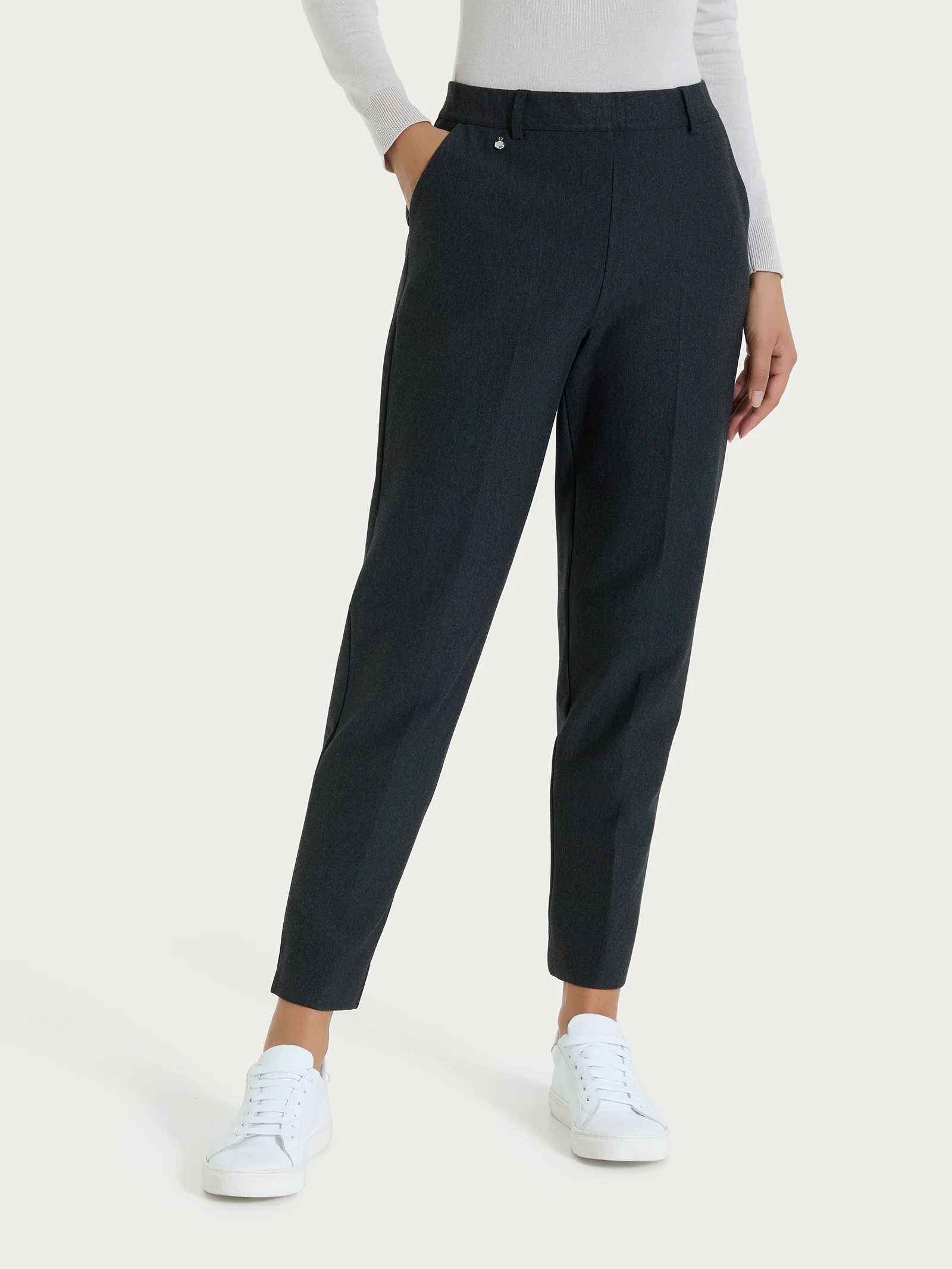 Pantalone chino slim con tasche e risvolto in Compact - Oscuro Mel.