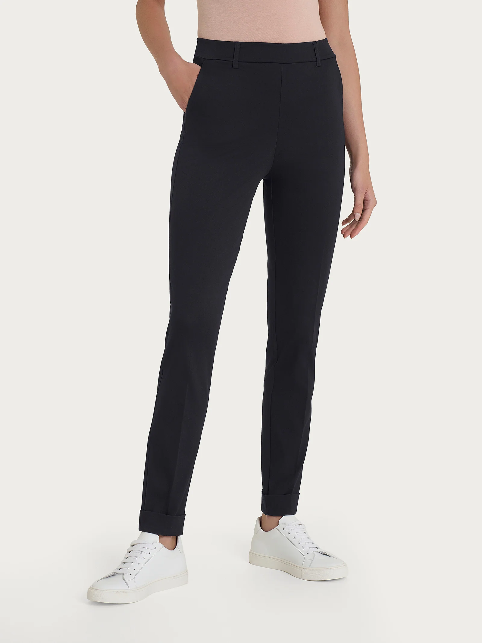 Pantalone chino slim con tasche in Satin Power - Nero