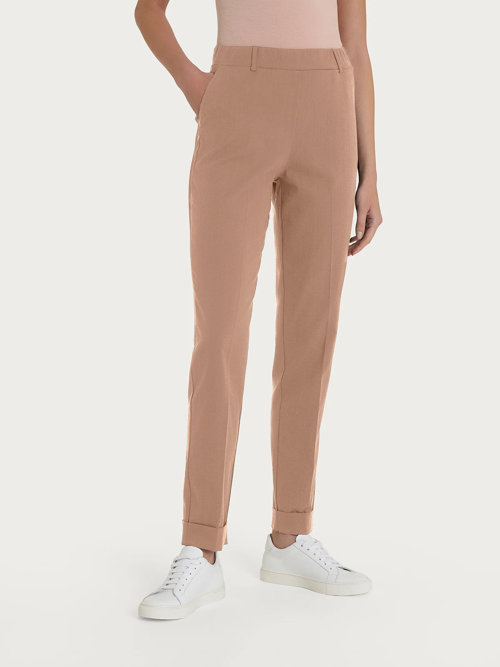 Pantalone chino slim con tasche in Super Natural - Warm Taupe - Image 8