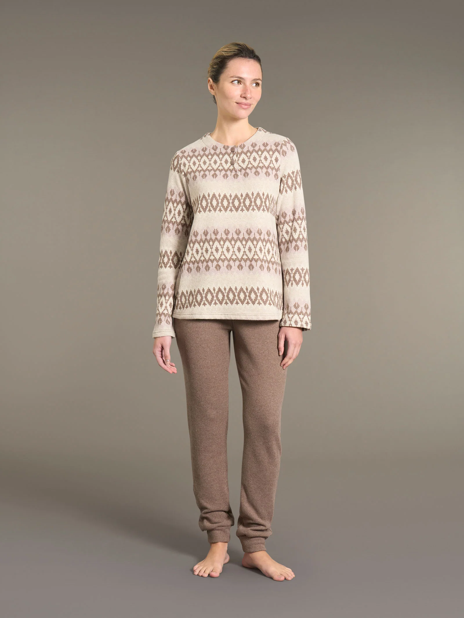 Pigiama a serafino con fantasia norvegese in Cotton Eco Pile - Fant.Cammello