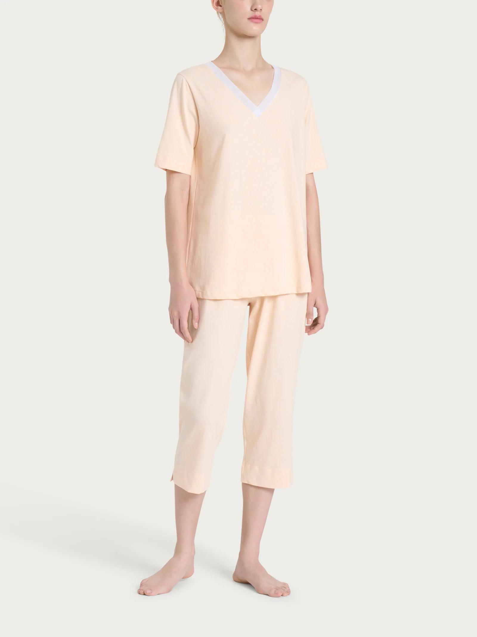 Pigiama tinta unita con scollo a V in Jersey di cotone - Pale Peach