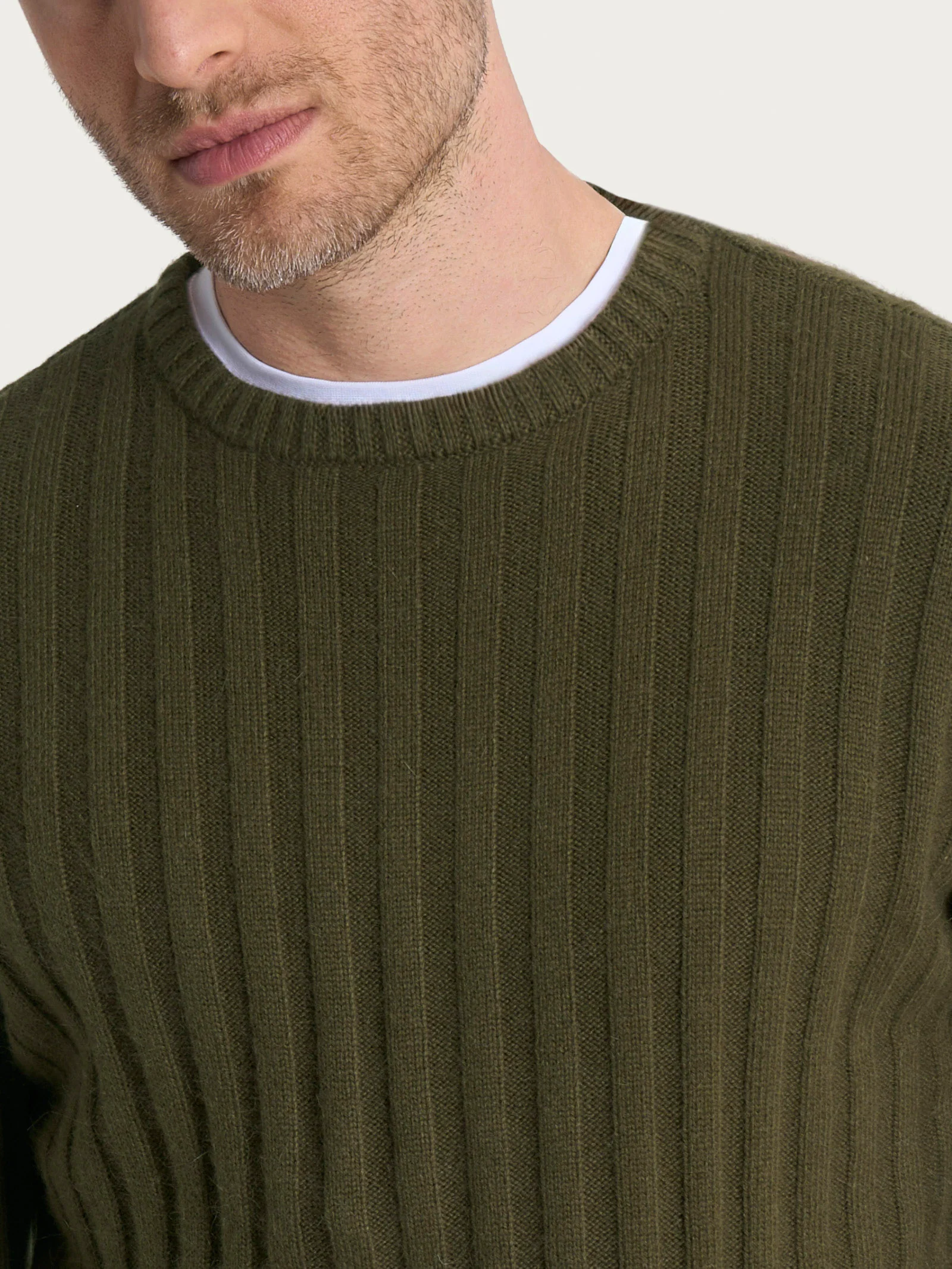 Pull girocollo con costa piatta in Natural Soft - Dark Olive - Image 3