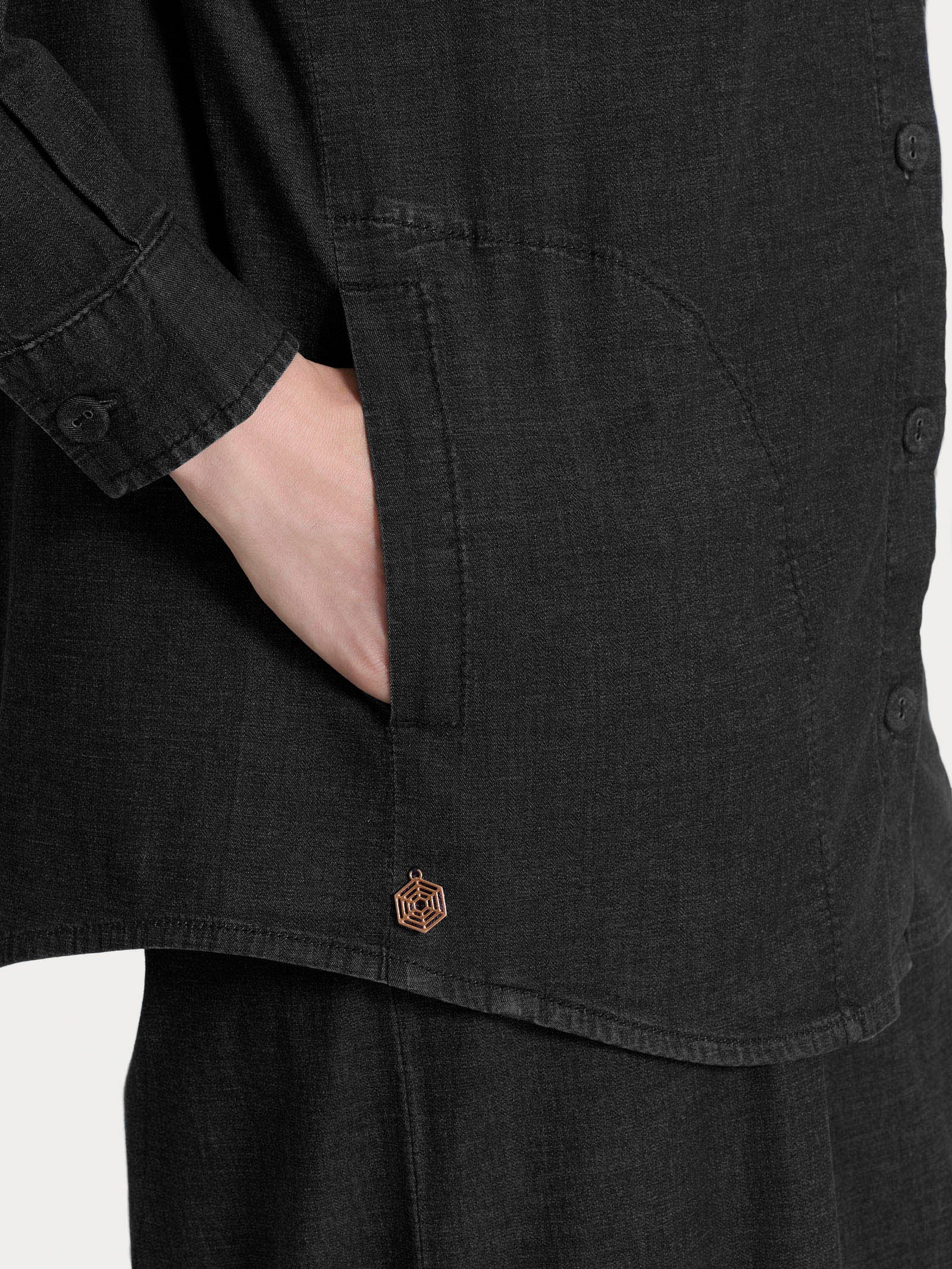 Shacket in Super Light Denim - Gray Black - Image 4