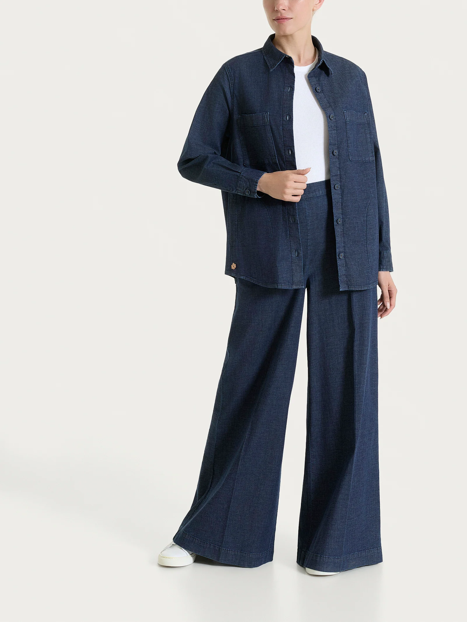 Shacket in Super Light Denim - Dark Indigo - Image 5