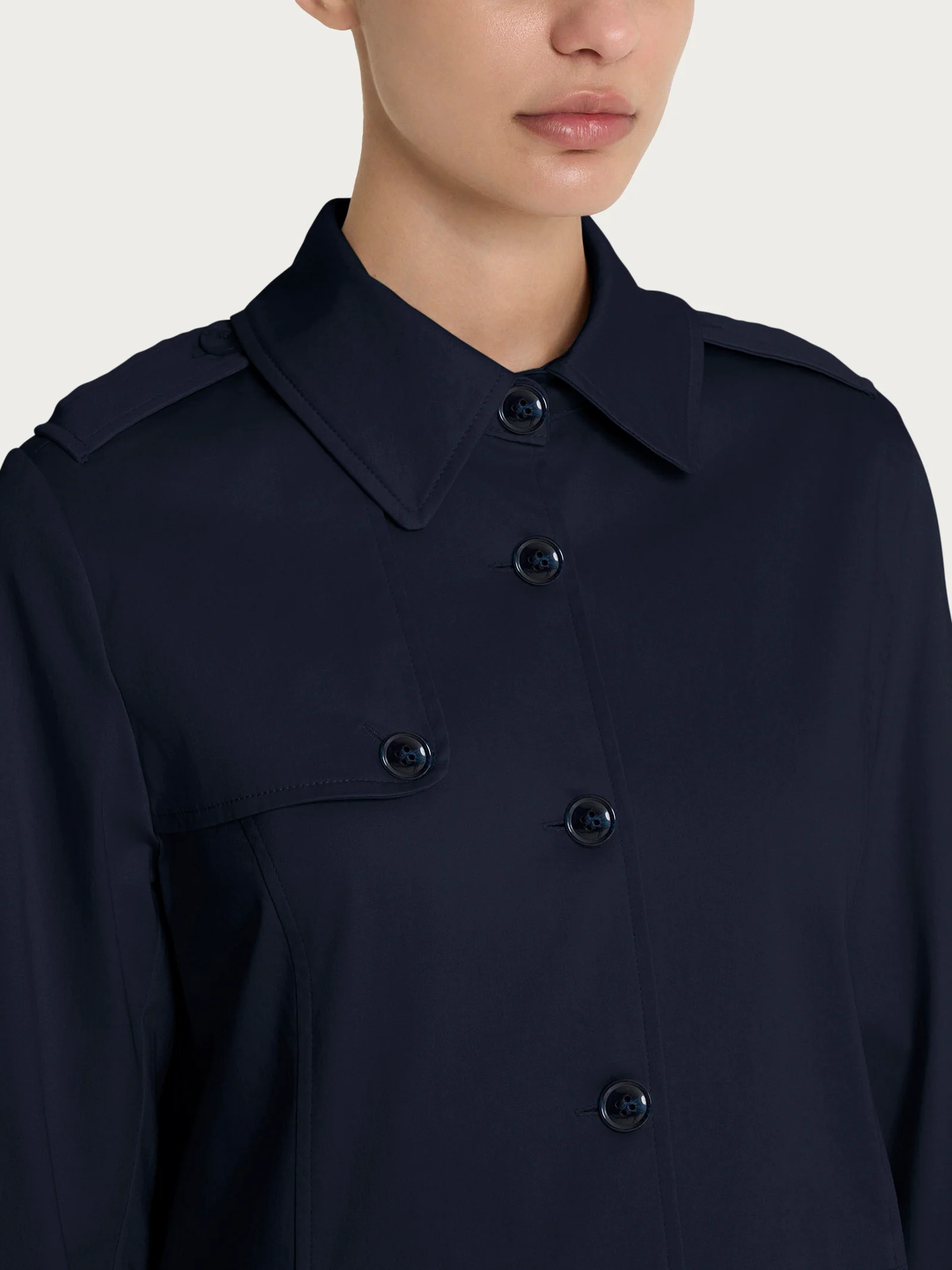 Trench in Satin Power WR - Bleu - Image 3